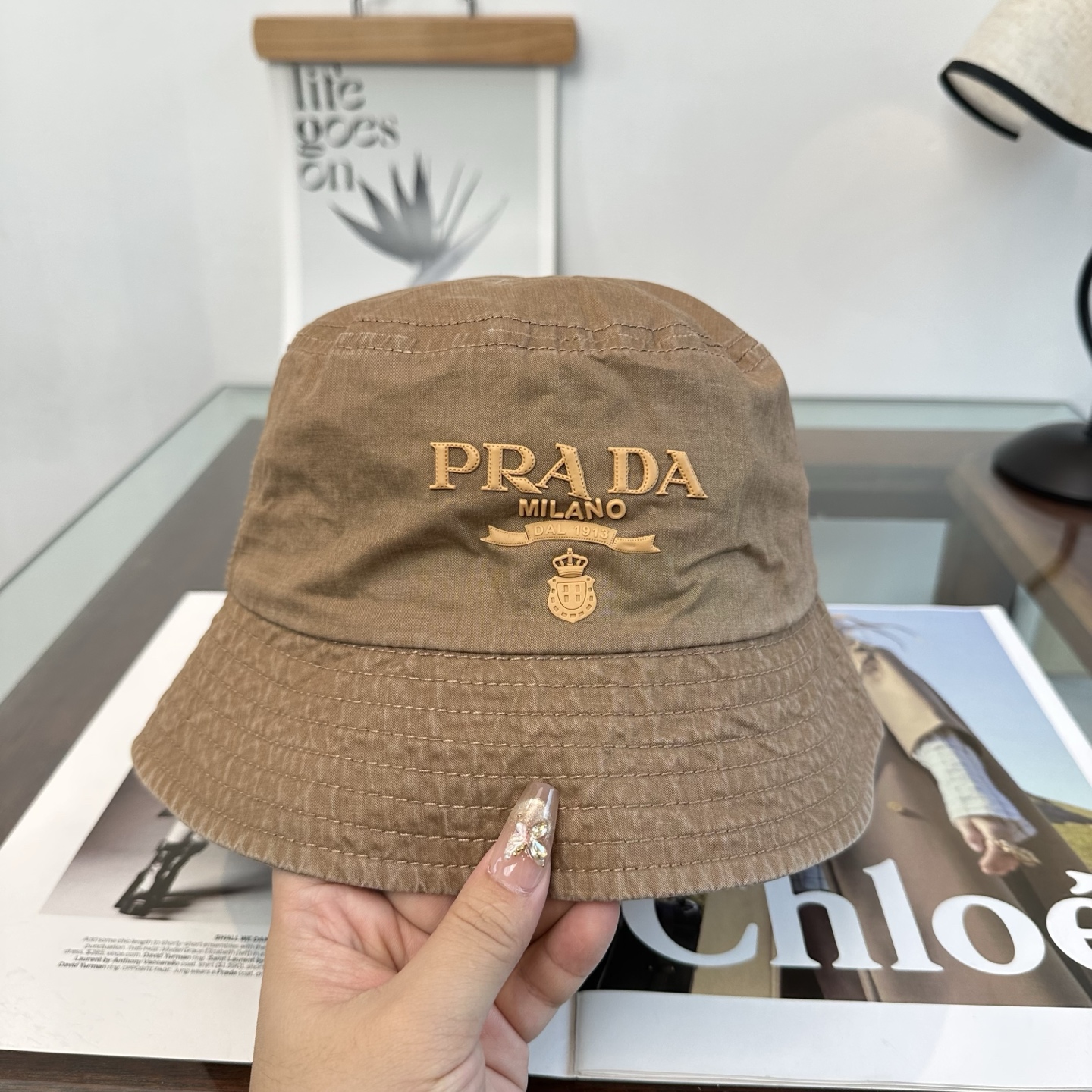 普拉达 Prada 经典渔夫帽，显脸小 大牌款超好搭配，赶紧入手！