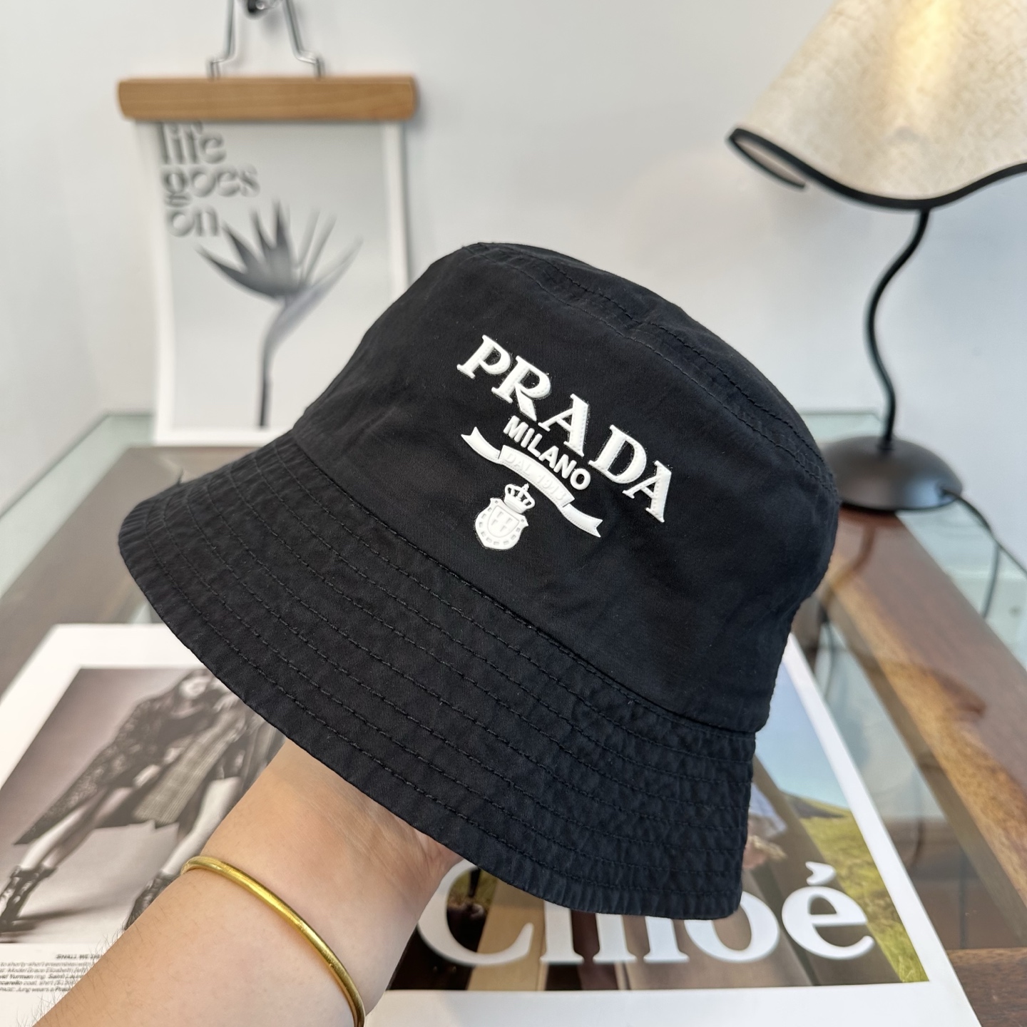 普拉达 Prada 经典渔夫帽，显脸小 大牌款超好搭配，赶紧入手！