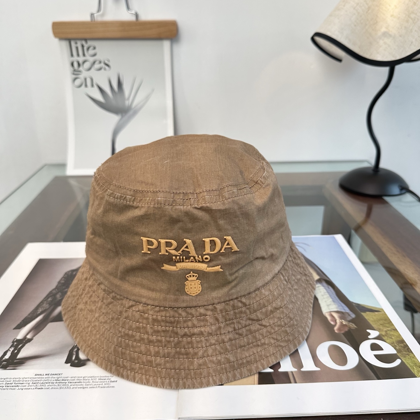 普拉达 Prada 经典渔夫帽，显脸小 大牌款超好搭配，赶紧入手！