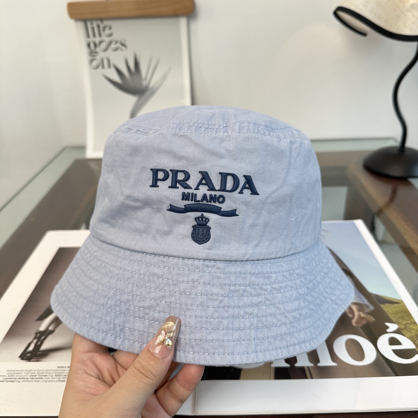 普拉达 Prada 经典渔夫帽，显脸小 大牌款超好搭配，赶紧入手！