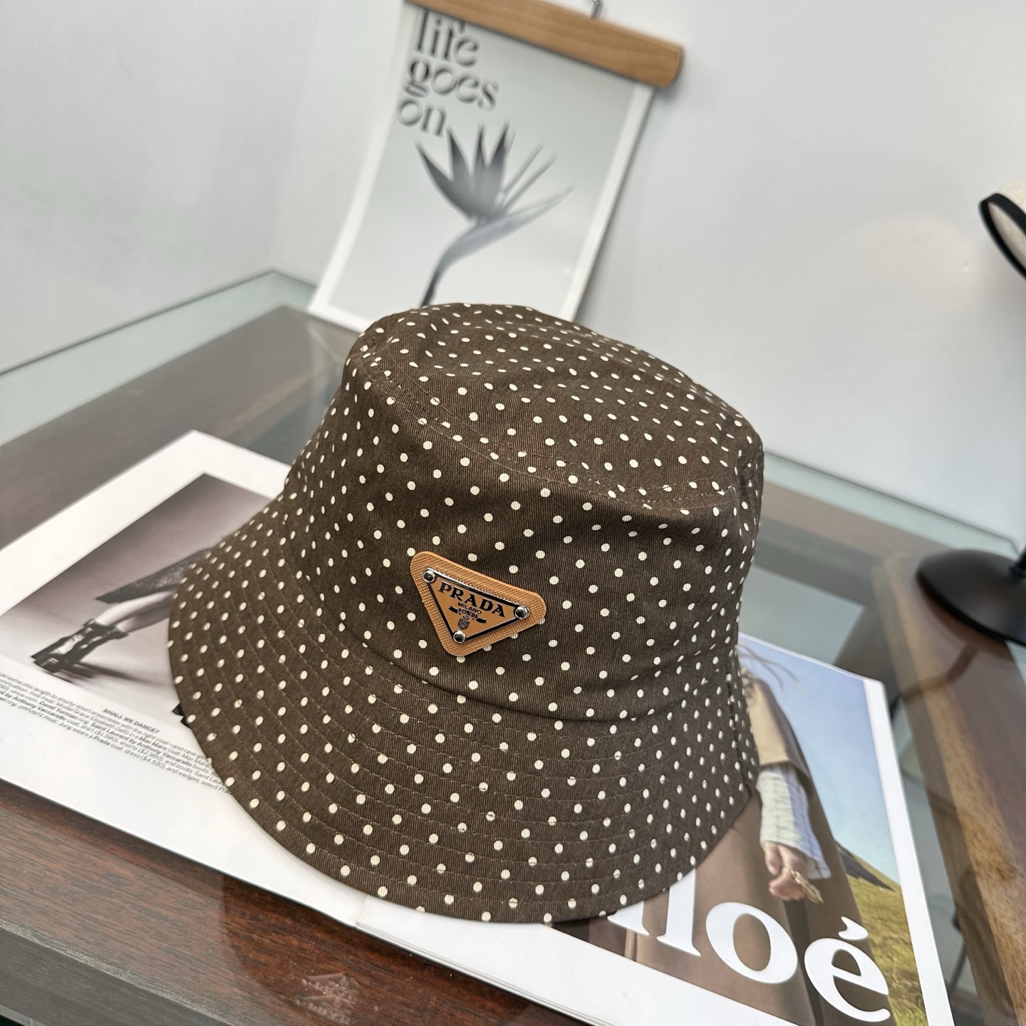 Prada 普拉达 Prada 渔夫帽，显脸小 款超好搭配，赶紧入手