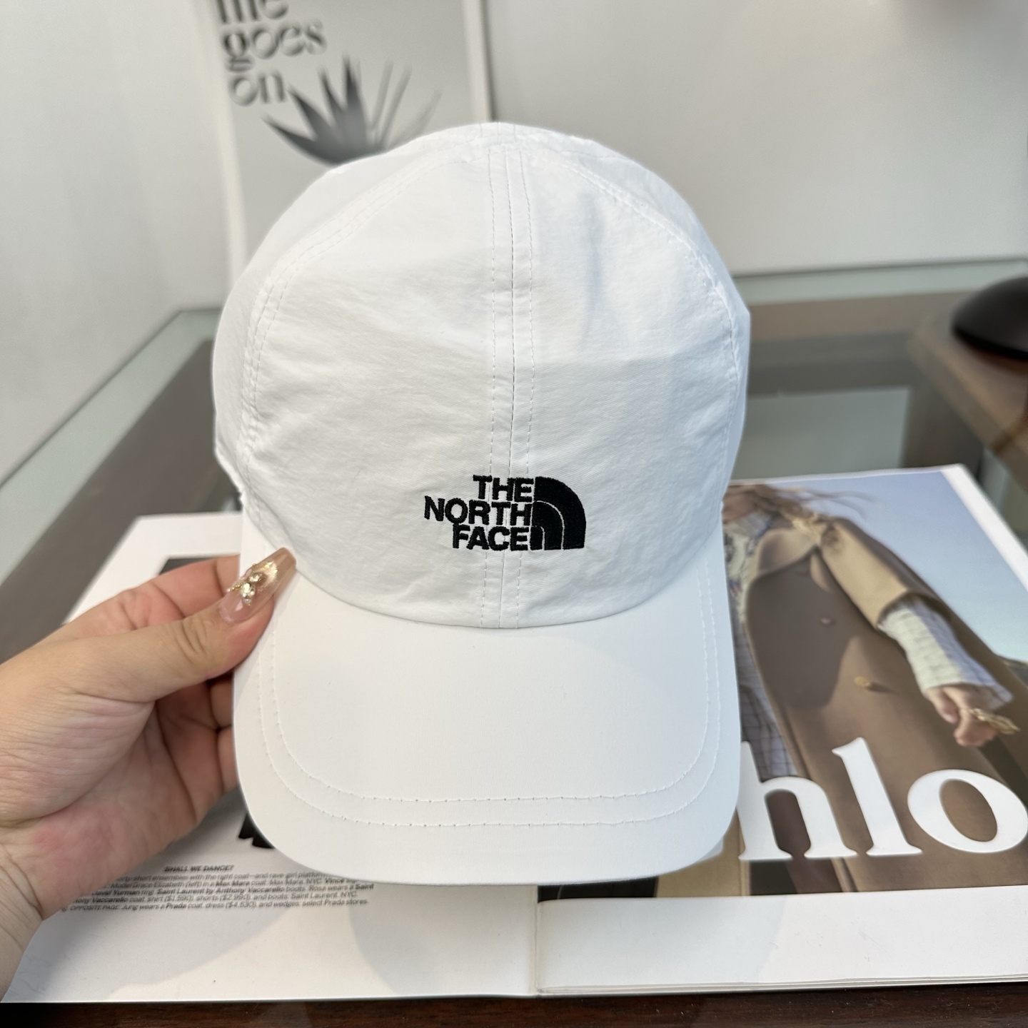 北面 潮牌棒球帽 简单休闲风的棒球帽 减龄百搭 适配度很高！简单随性~出街拍照拗造型非常加分~男女同款 