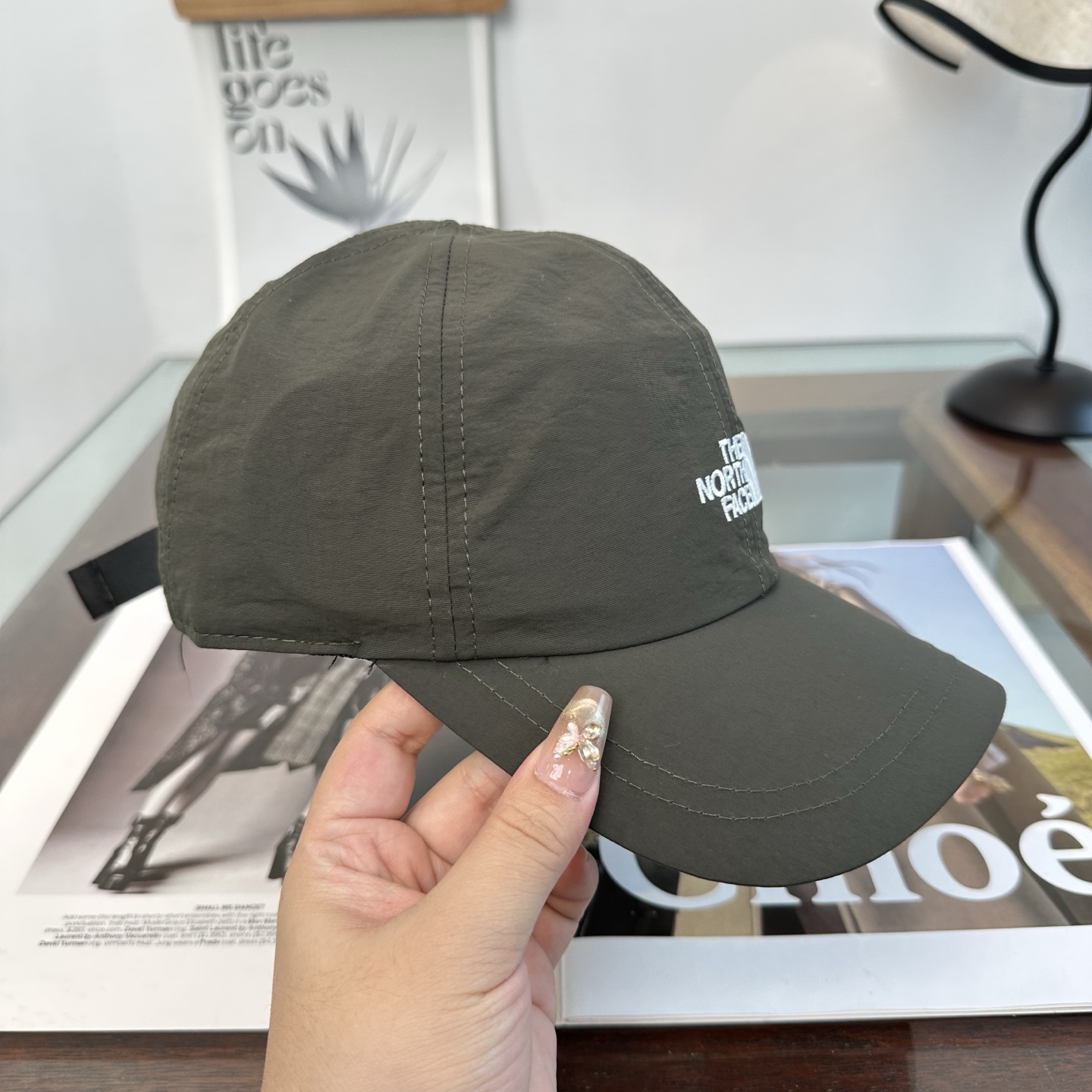 北面 潮牌棒球帽 简单休闲风的棒球帽 减龄百搭 适配度很高！简单随性~出街拍照拗造型非常加分~男女同款 