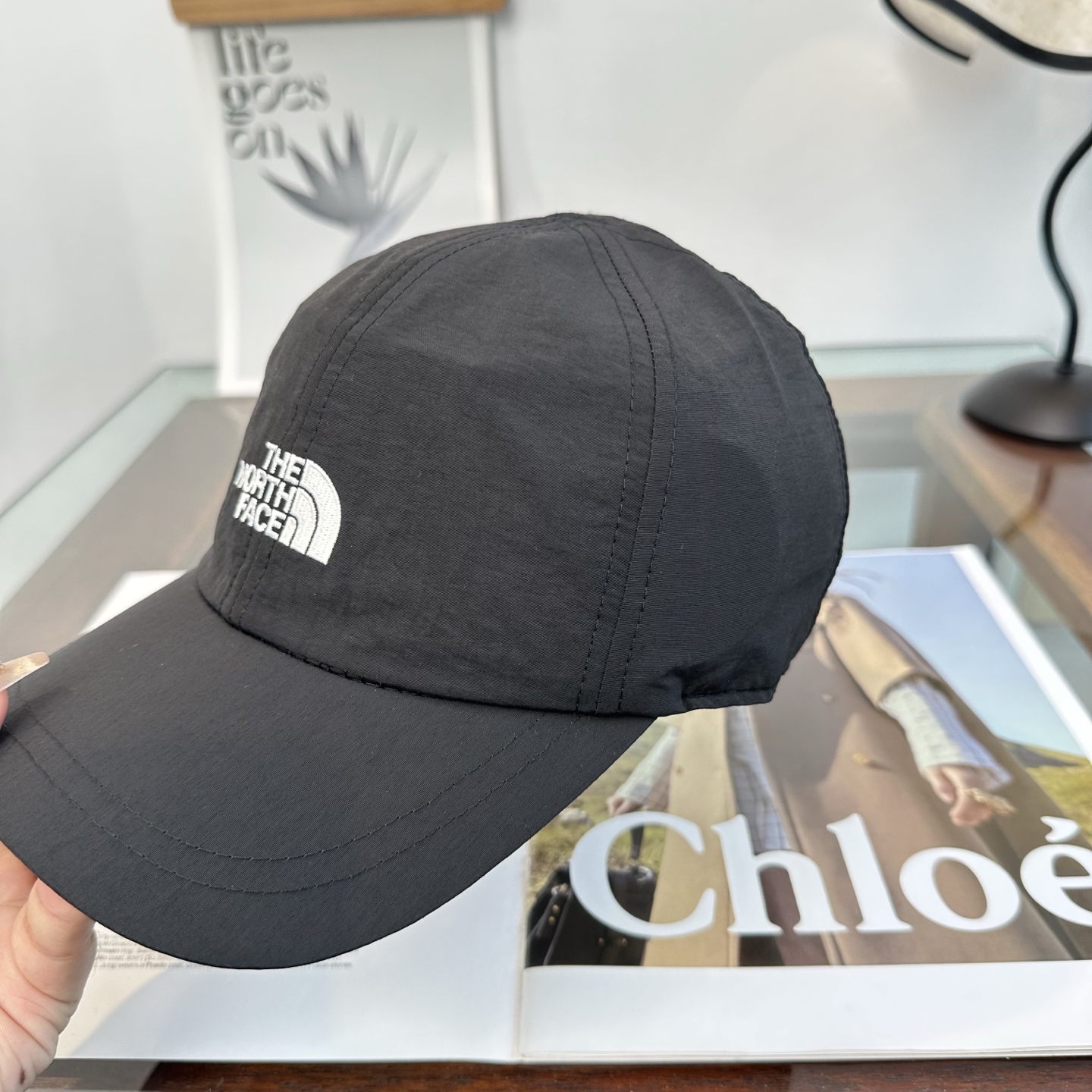 北面 潮牌棒球帽 简单休闲风的棒球帽 减龄百搭 适配度很高！简单随性~出街拍照拗造型非常加分~男女同款 