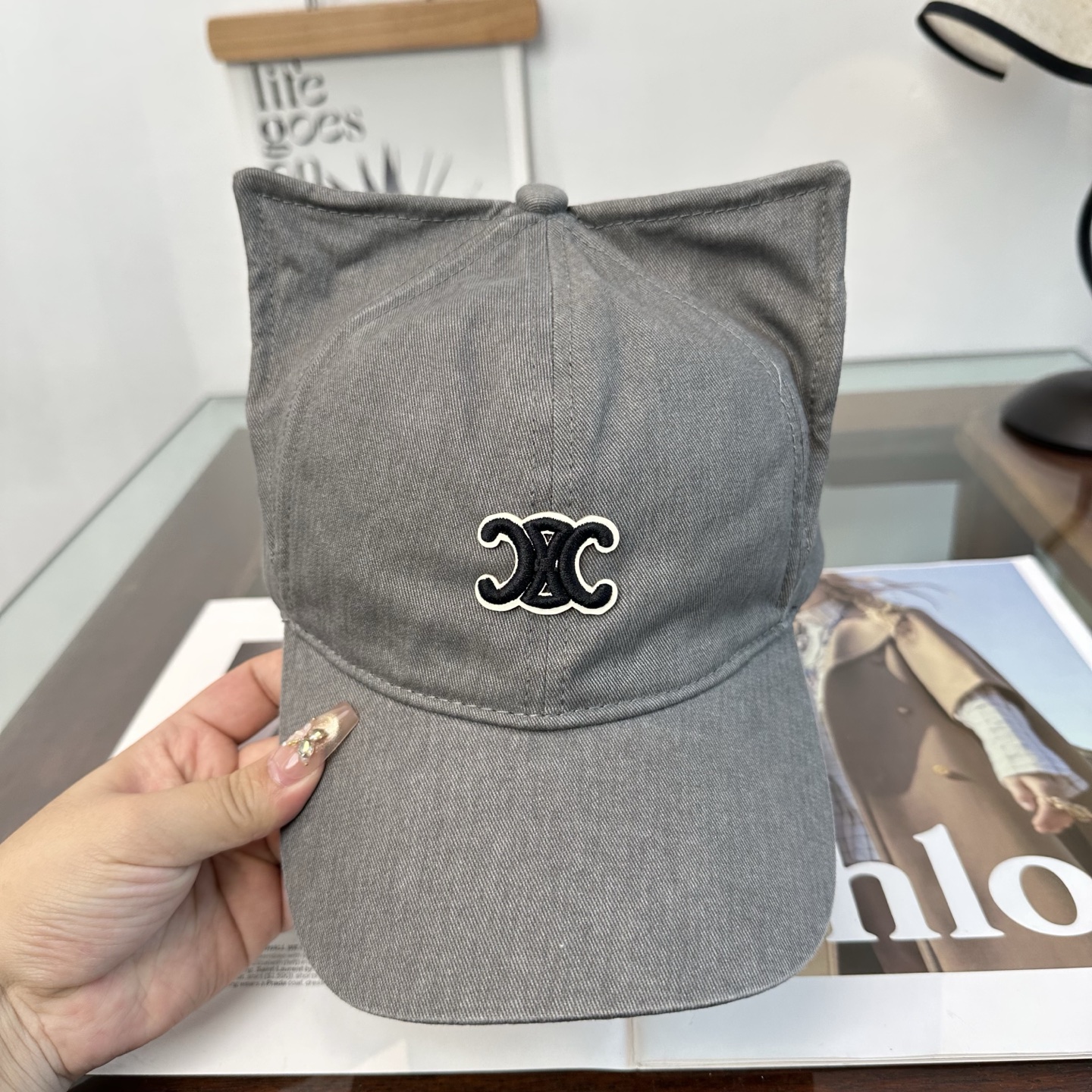 Celine CELINE（赛琳）简约 最新棒球帽，潮流，高端做工 每一个帽子都是用心之作 非一般的品质，男女均可