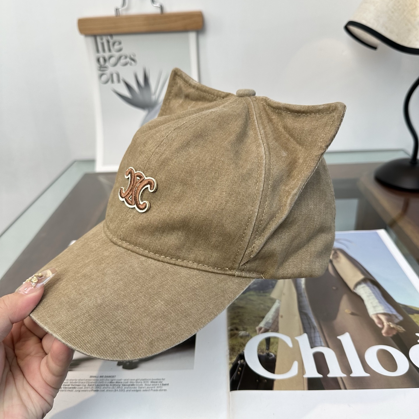 爆款CELINE（赛琳）简约明星同款最新棒球帽，时尚潮流，高端做工！每一个帽子都是用心之作！非一般的品质