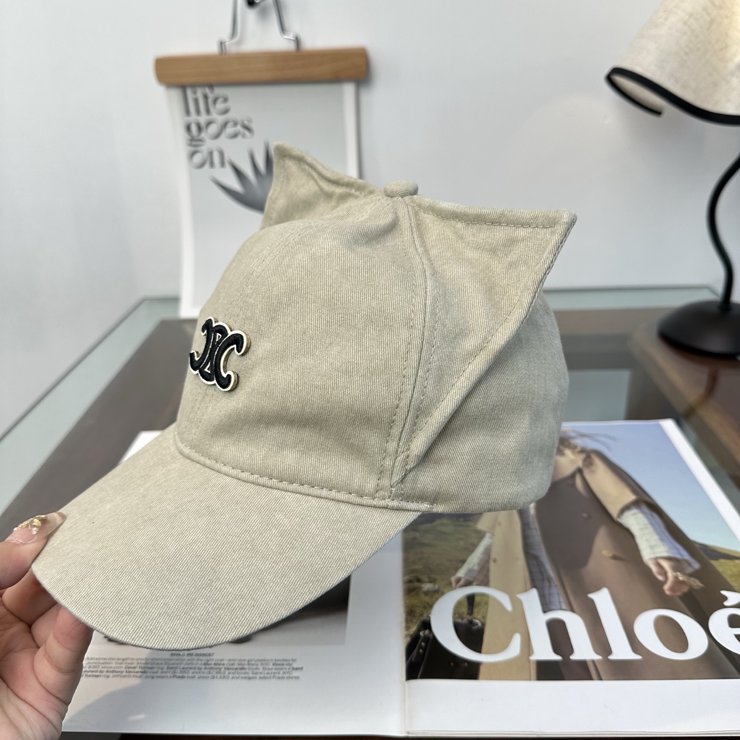 爆款CELINE（赛琳）简约明星同款最新棒球帽，时尚潮流，高端做工！每一个帽子都是用心之作！非一般的品质