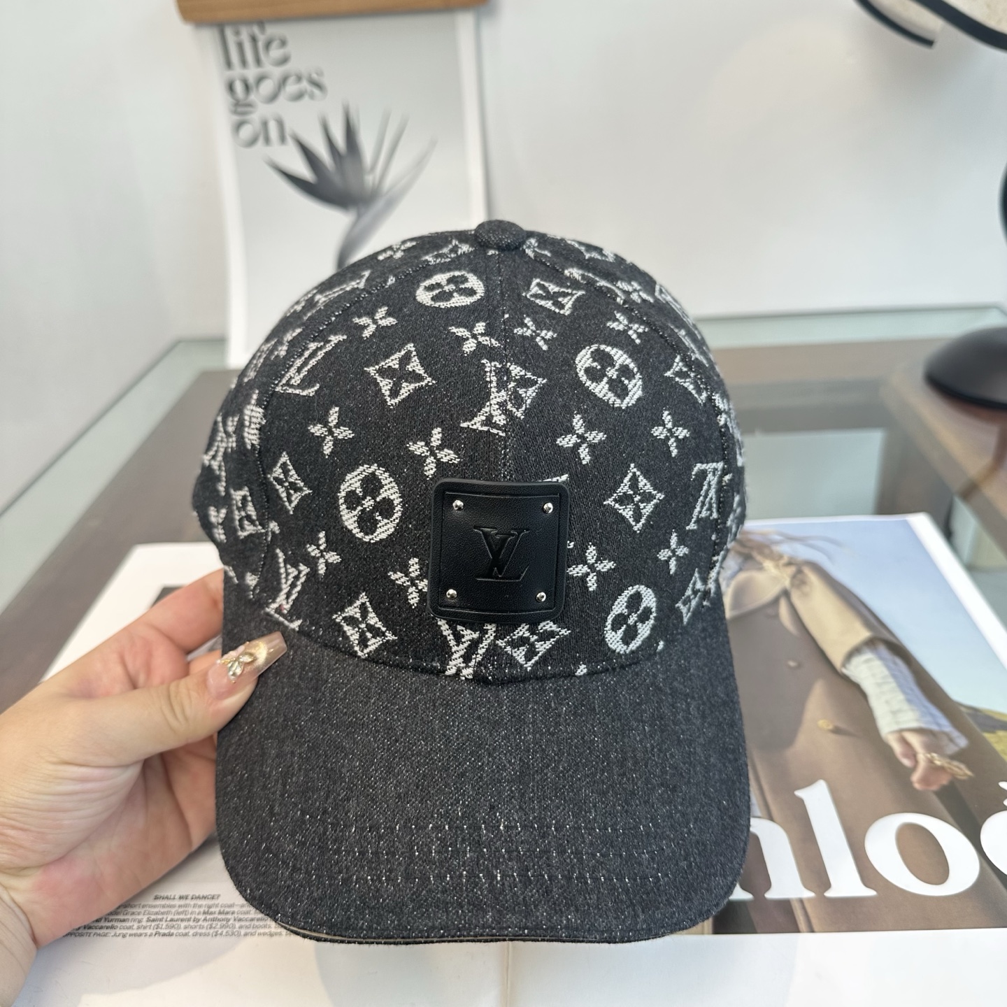 🧢路易威登棒球帽 LouisVuitton😍新款LV棒球帽，重工打造♥️高端大气，百搭款🤗男女通用！