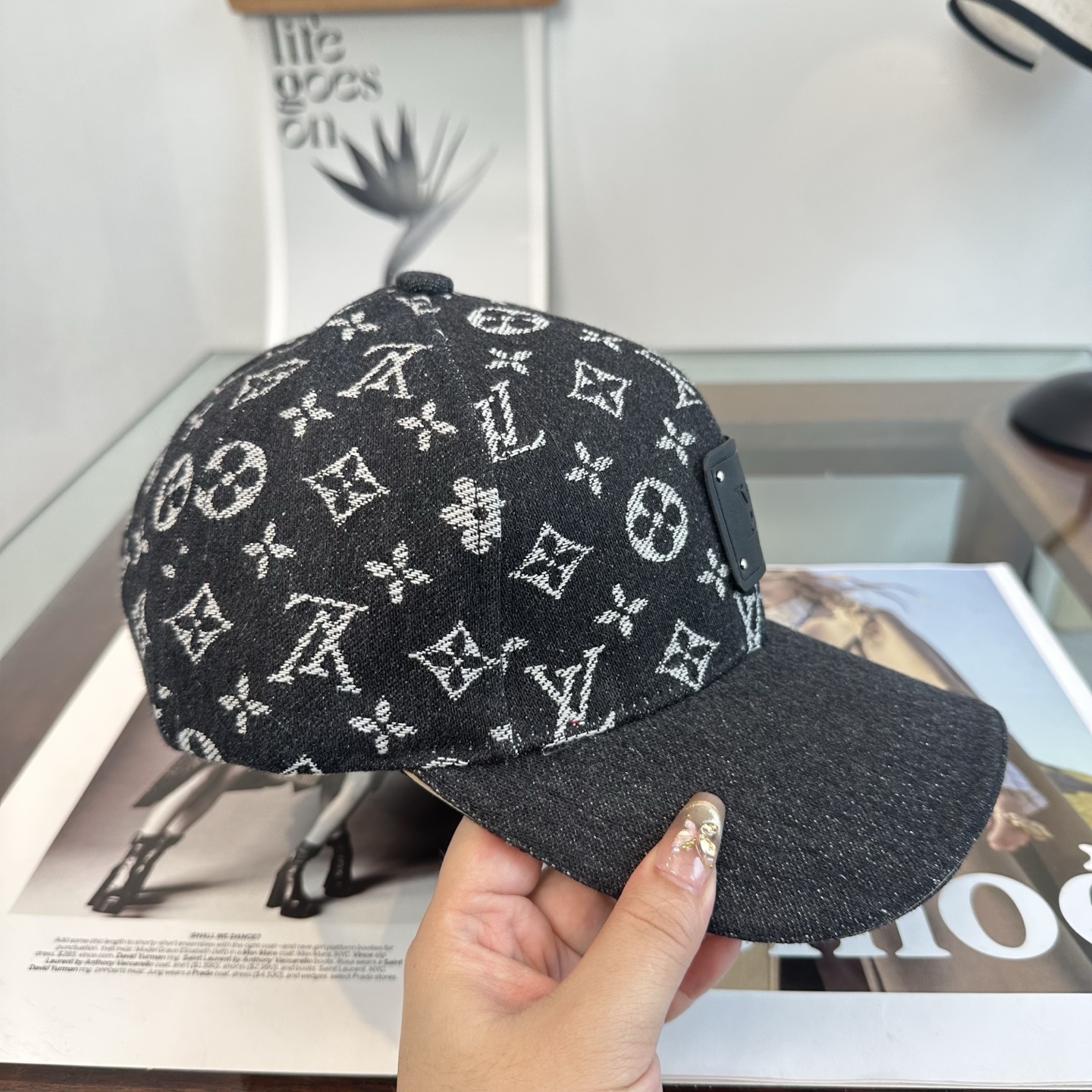 🧢路易威登棒球帽 LouisVuitton😍新款LV棒球帽，重工打造♥️高端大气，百搭款🤗男女通用！