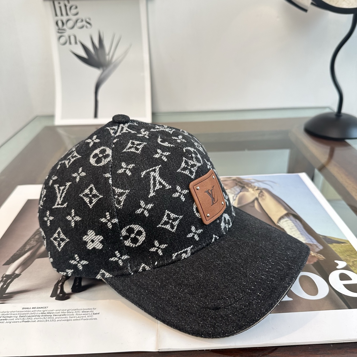 🧢路易威登棒球帽 LouisVuitton😍新款LV棒球帽，重工打造♥️高端大气，百搭款🤗男女通用！