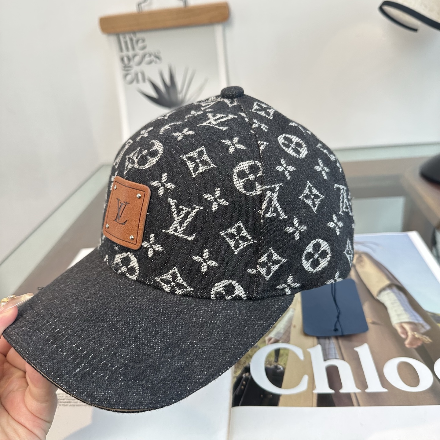 🧢路易威登棒球帽 LouisVuitton😍新款LV棒球帽，重工打造♥️高端大气，百搭款🤗男女通用！