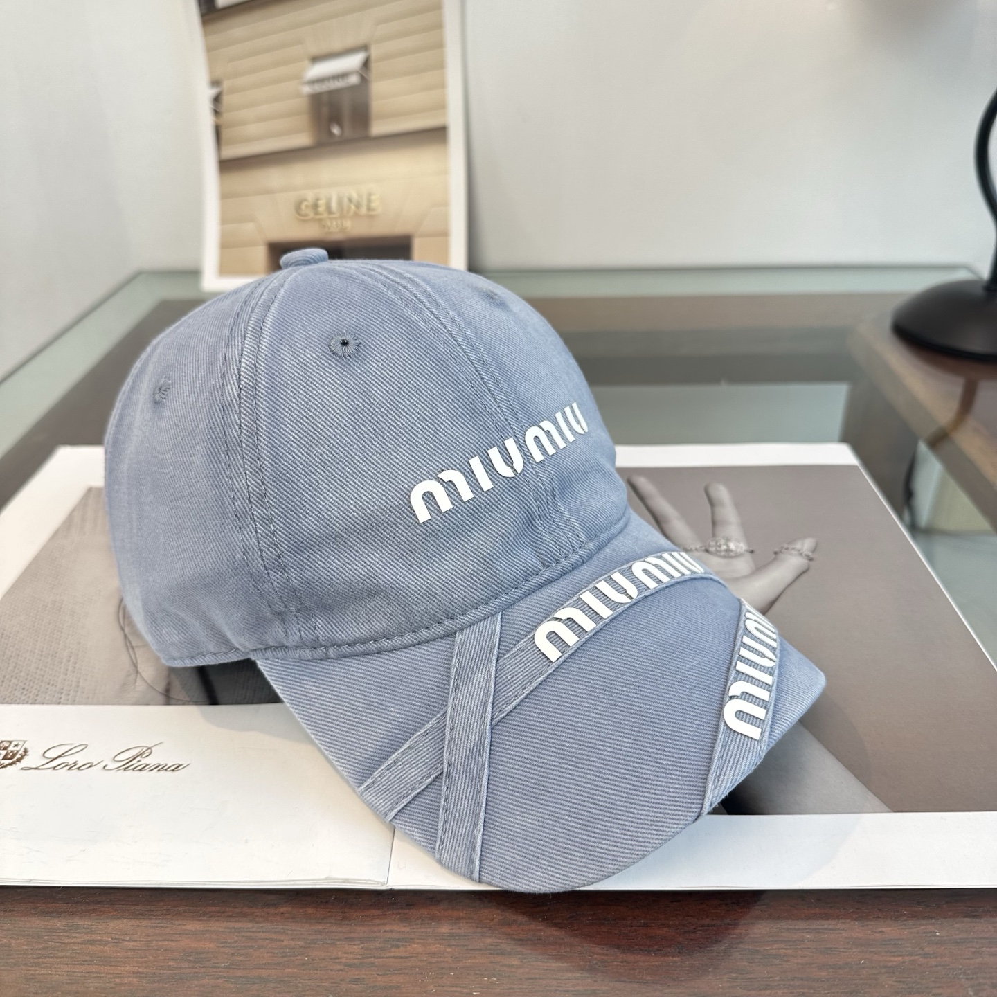 Miu Miu 谬谬miumiu 新款棒球帽， 开模订制， 做工细致质量超赞