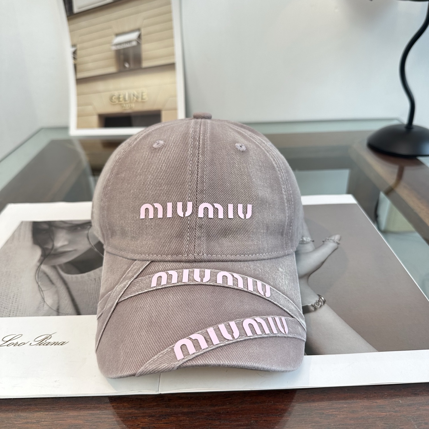 Miu Miu 谬谬miumiu 新款棒球帽， 开模订制， 做工细致质量超赞