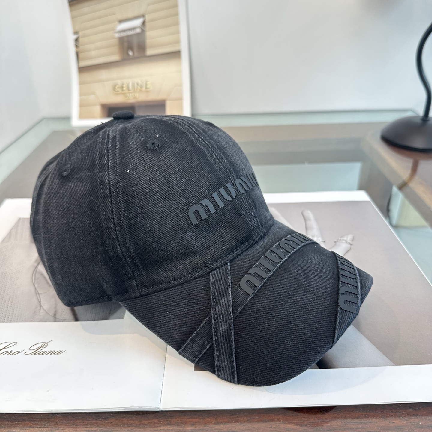 Miu Miu 谬谬miumiu 新款棒球帽， 开模订制， 做工细致质量超赞