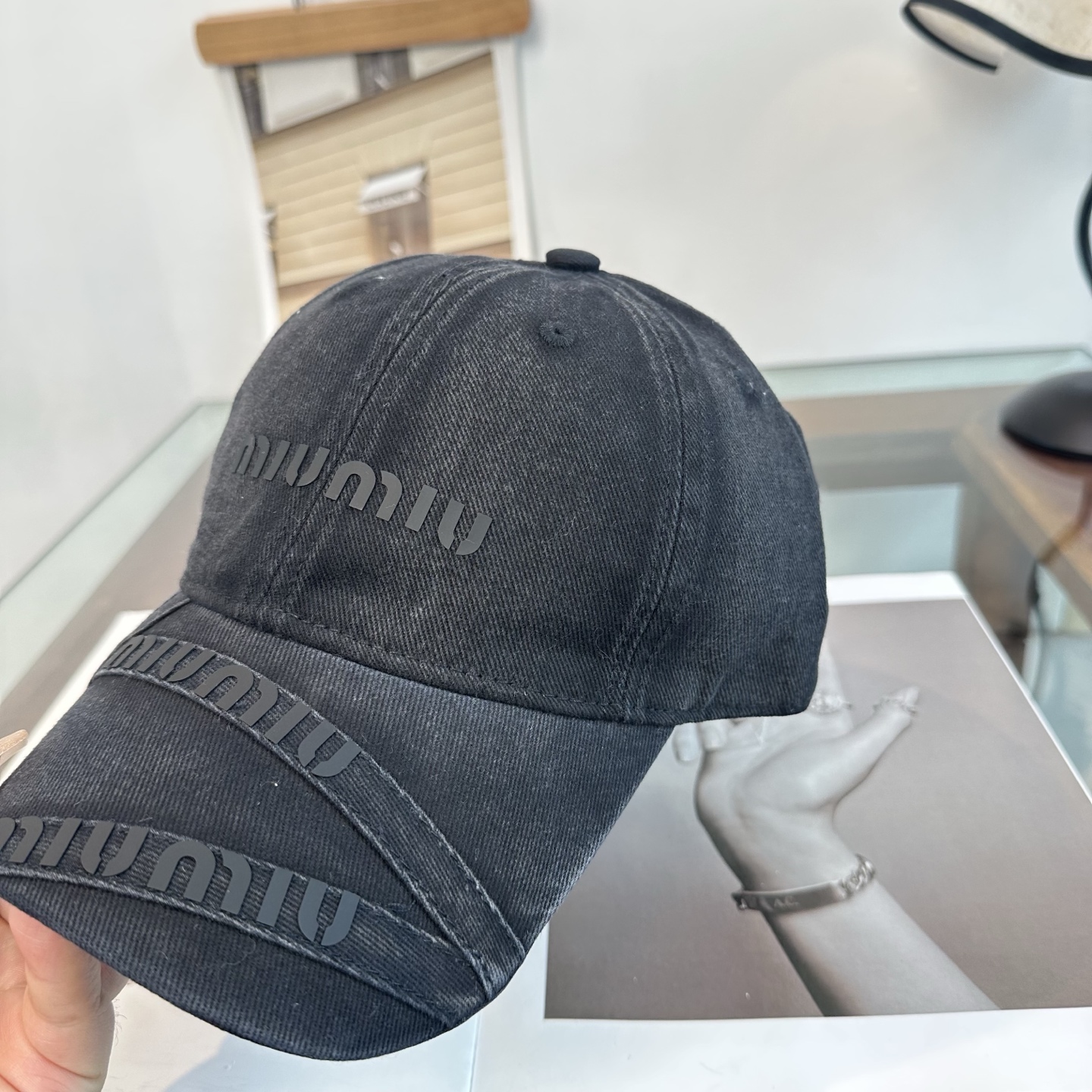 谬谬miumiu 原单 新款棒球帽，正品开模订制，原版做工细致质量超赞！