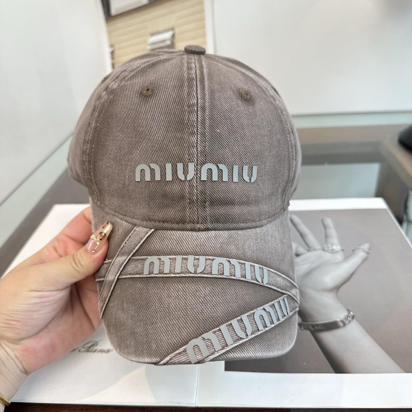 谬谬miumiu 原单 新款棒球帽，正品开模订制，原版做工细致质量超赞！