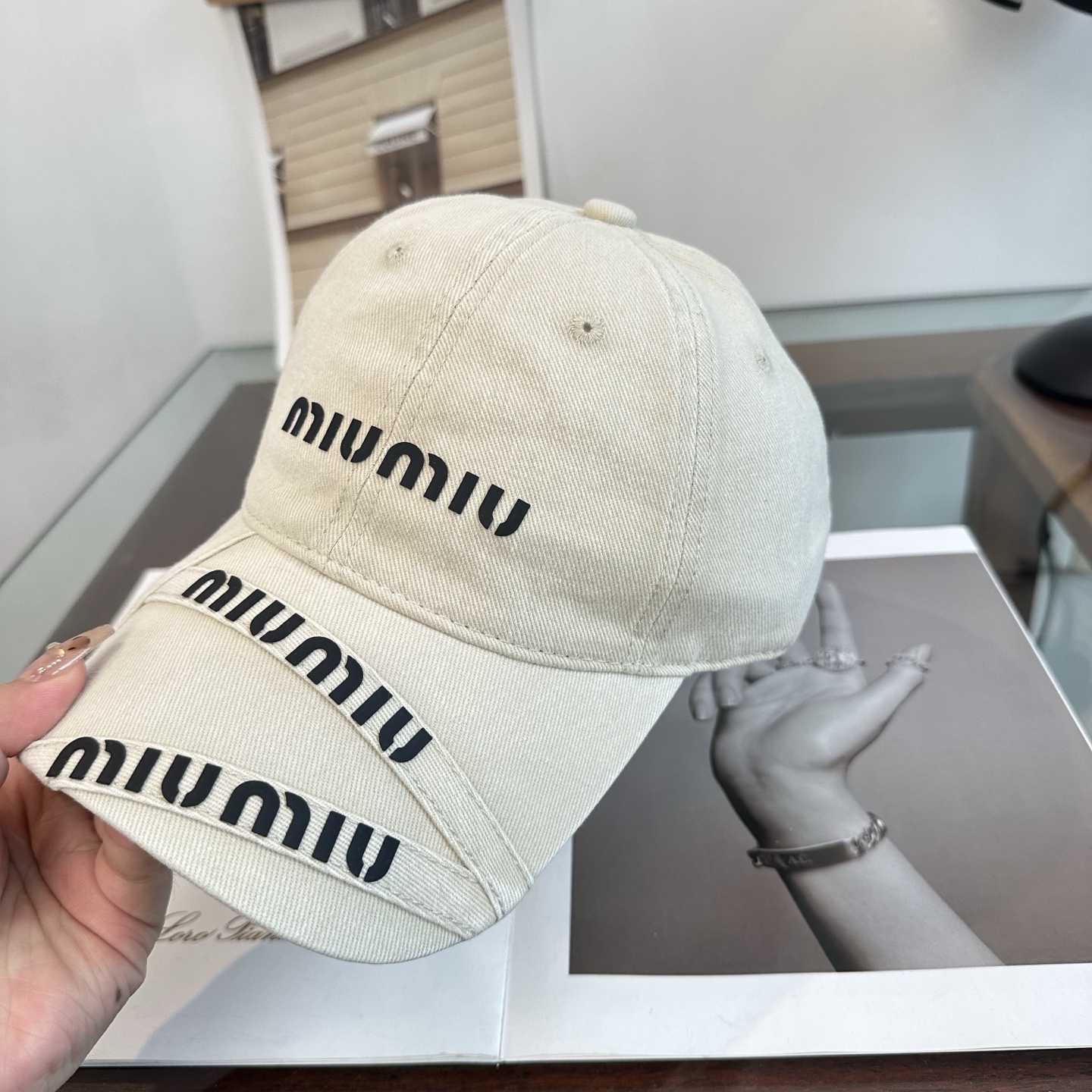 谬谬miumiu 原单 新款棒球帽，正品开模订制，原版做工细致质量超赞！