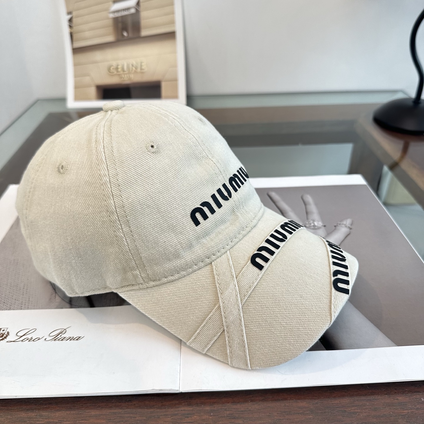Miu Miu 谬谬miumiu 新款棒球帽， 开模订制， 做工细致质量超赞