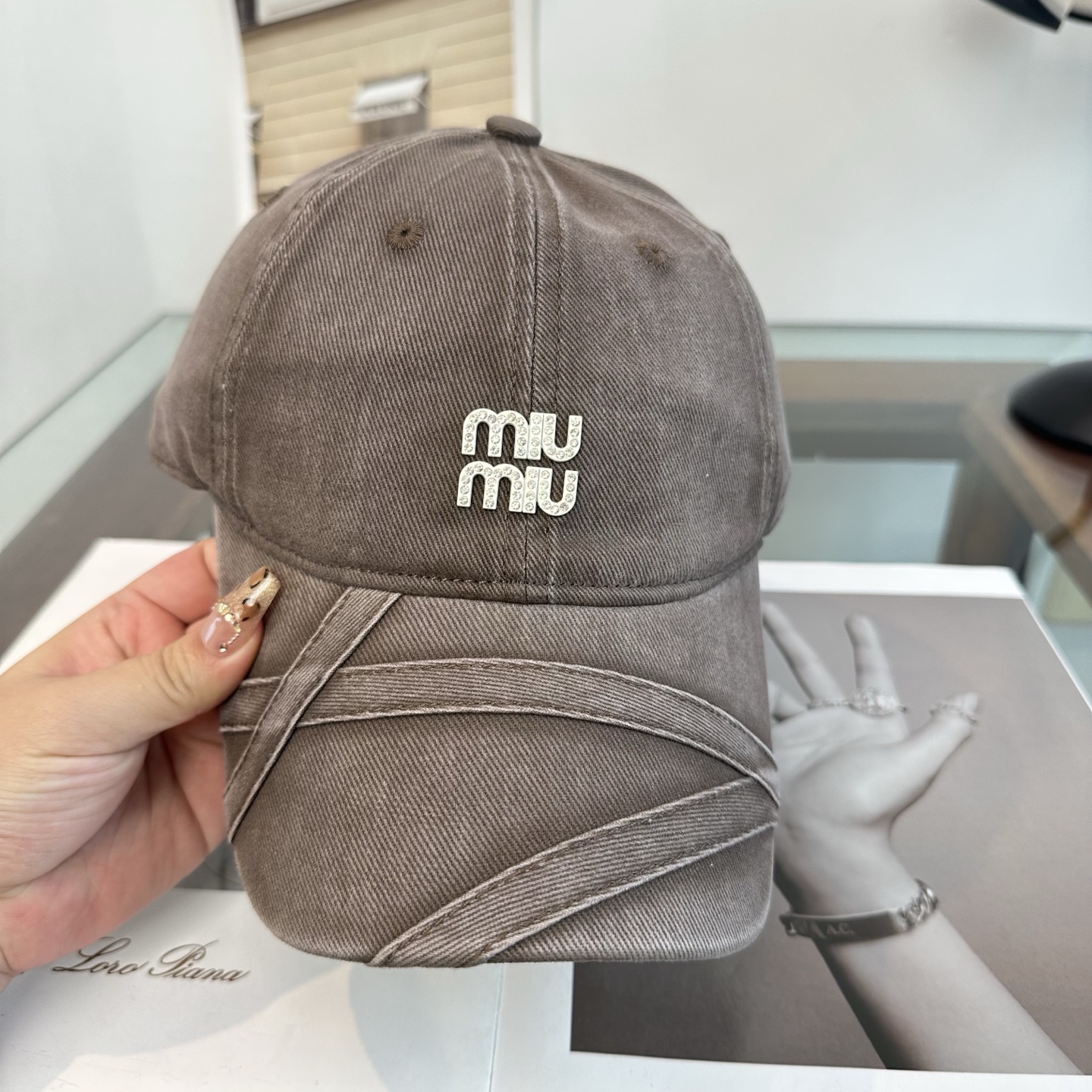 谬谬miumiu 原单 新款棒球帽，正品开模订制，原版做工细致质量超赞！