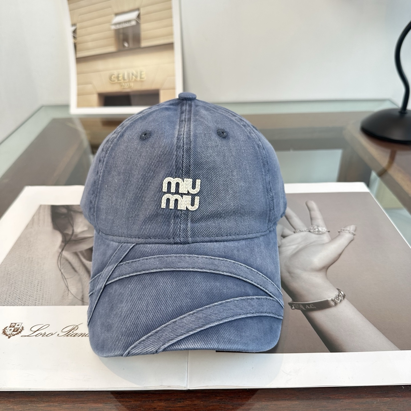 Miu Miu 谬谬miumiu 新款棒球帽， 开模订制， 做工细致质量超赞