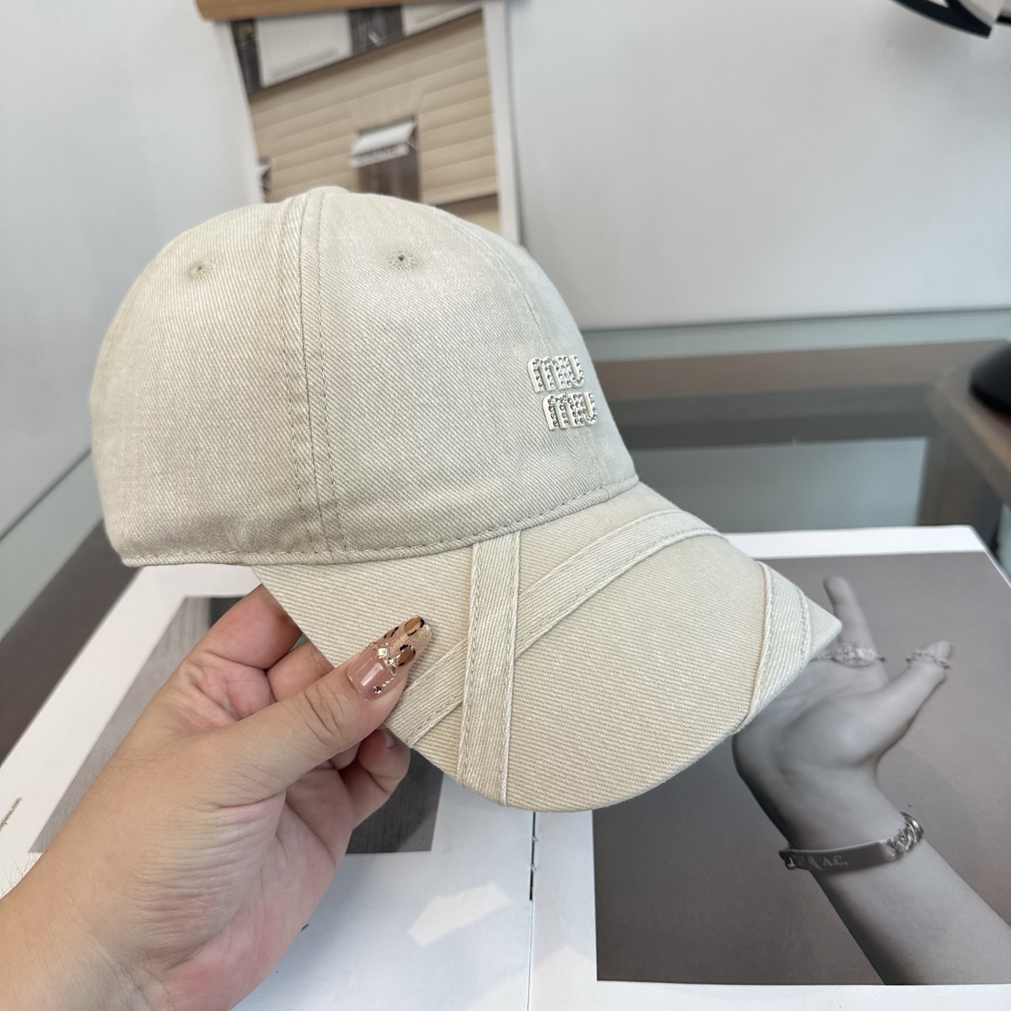 谬谬miumiu 原单 新款棒球帽，正品开模订制，原版做工细致质量超赞！