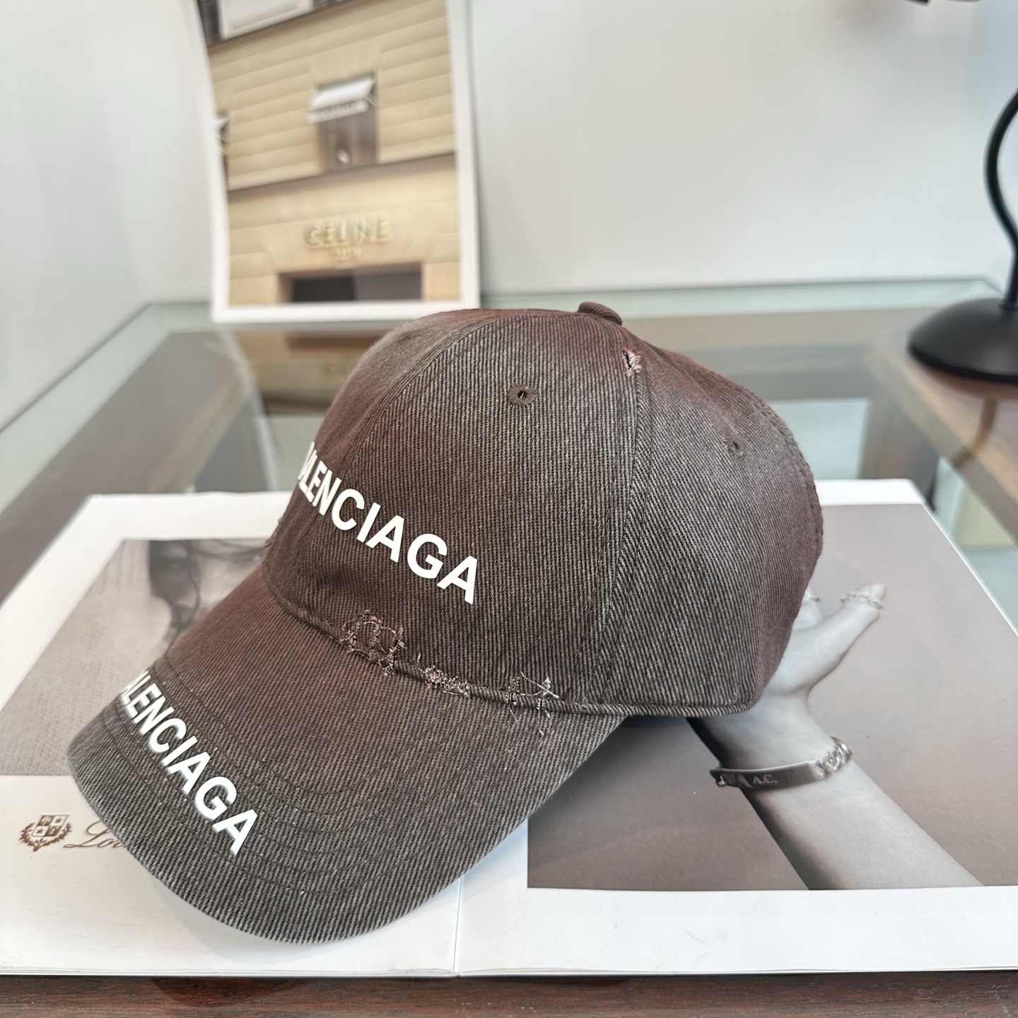 新品Balenciaga 巴黎世家字母新款棒球帽 现货秒发🧢简约时尚超级无敌好看的帽子！情侣款！