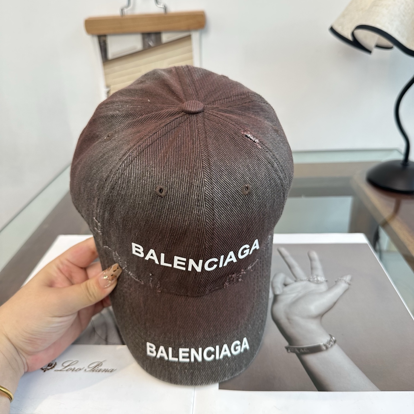 新品Balenciaga 巴黎世家字母新款棒球帽 现货秒发🧢简约时尚超级无敌好看的帽子！情侣款！