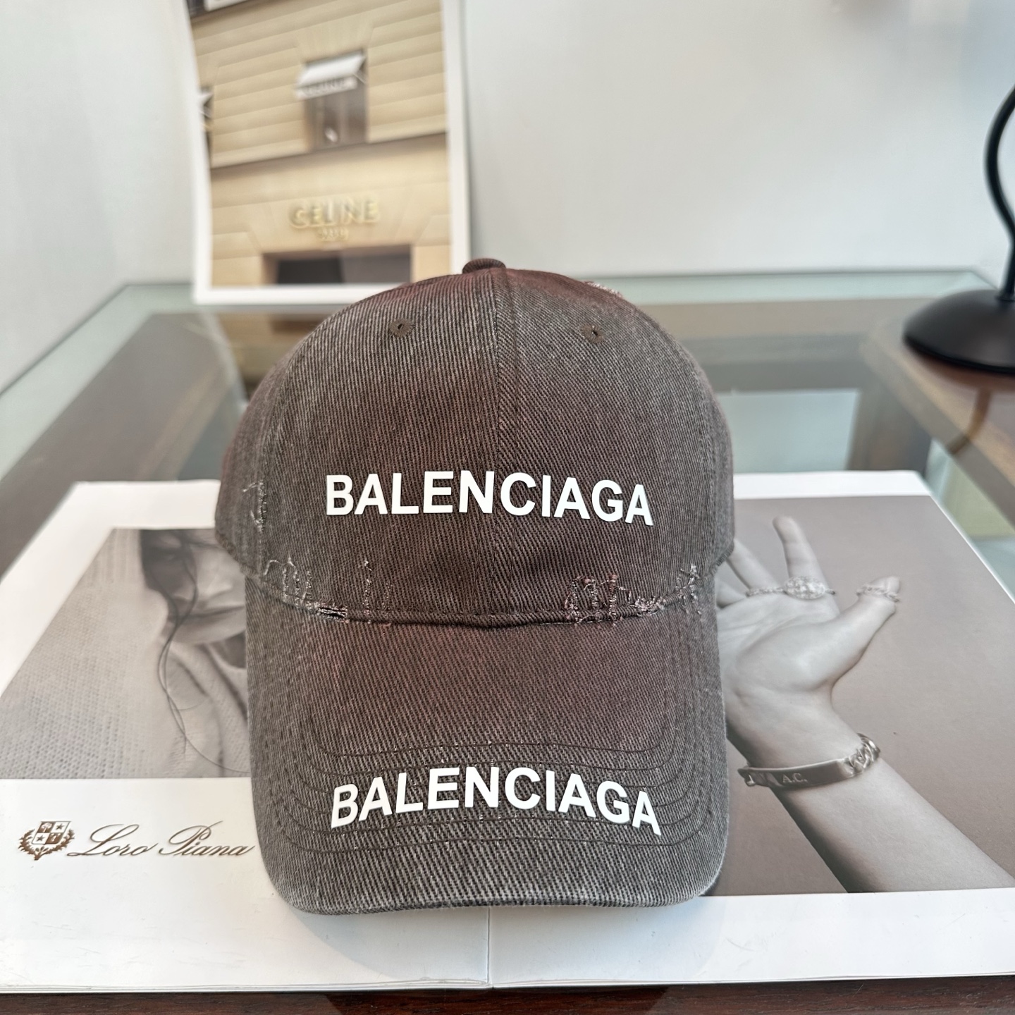 新品Balenciaga 巴黎世家字母新款棒球帽 现货秒发🧢简约时尚超级无敌好看的帽子！情侣款！
