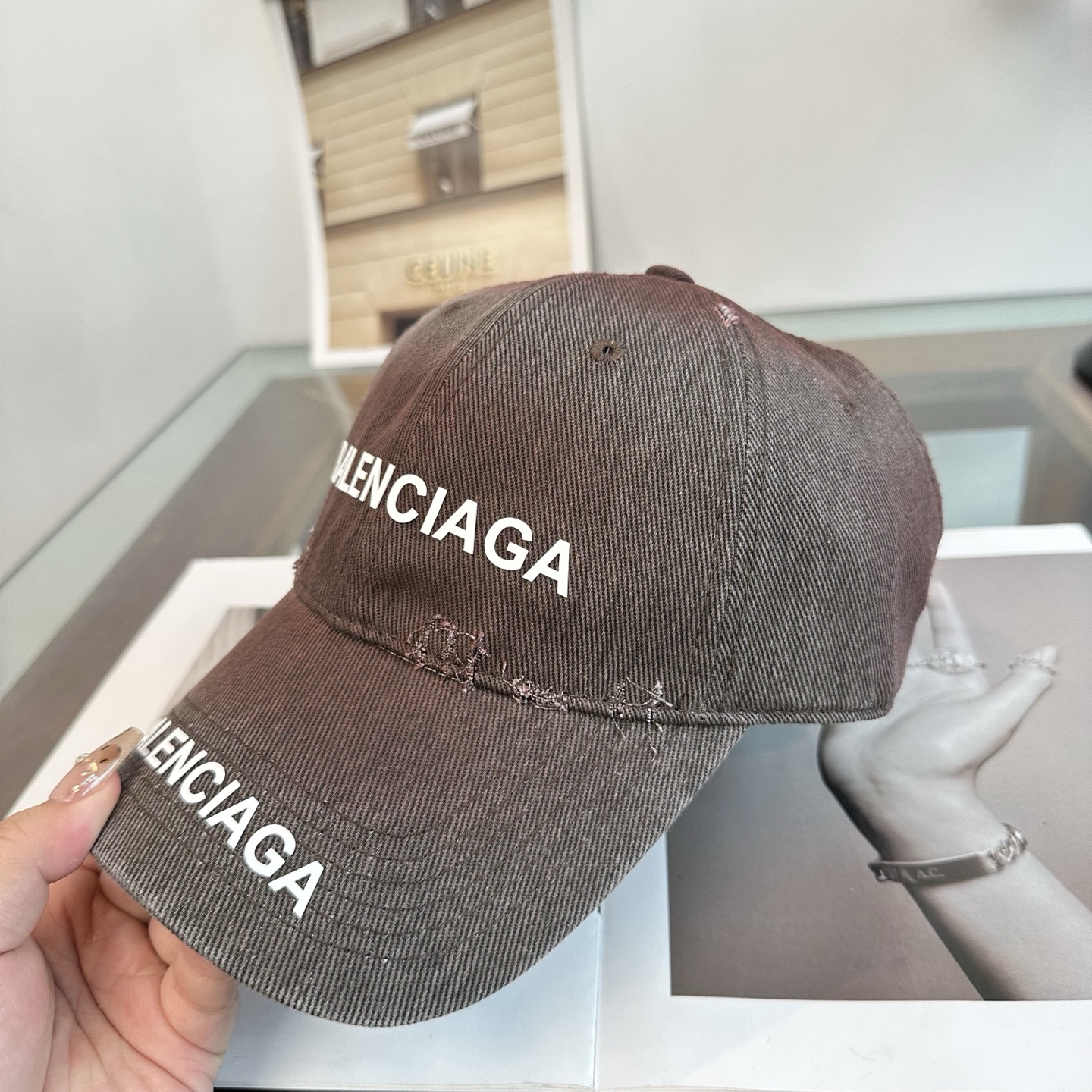 新品Balenciaga 巴黎世家字母新款棒球帽 现货秒发🧢简约时尚超级无敌好看的帽子！情侣款！