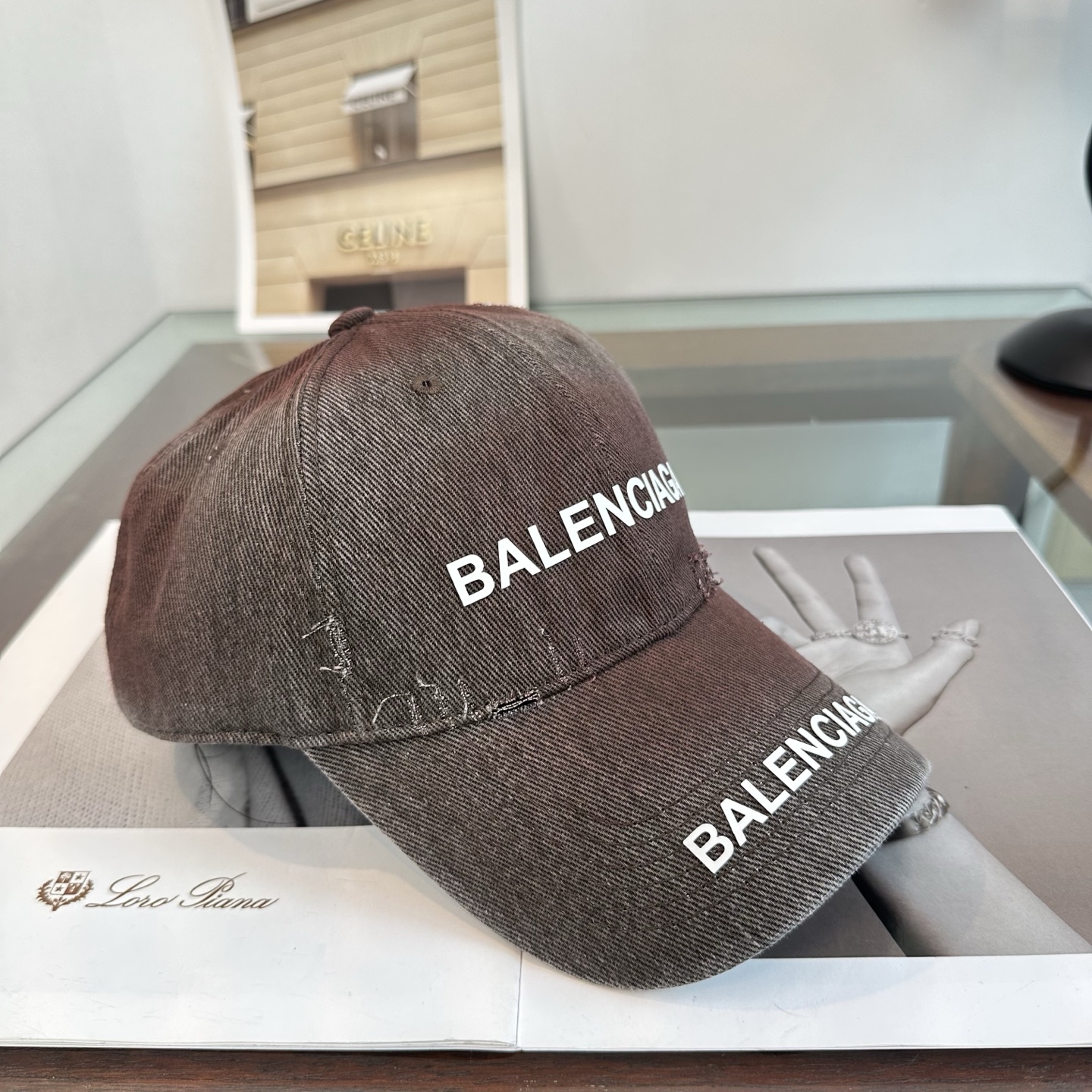 新品Balenciaga 巴黎世家字母新款棒球帽 现货秒发🧢简约时尚超级无敌好看的帽子！情侣款！