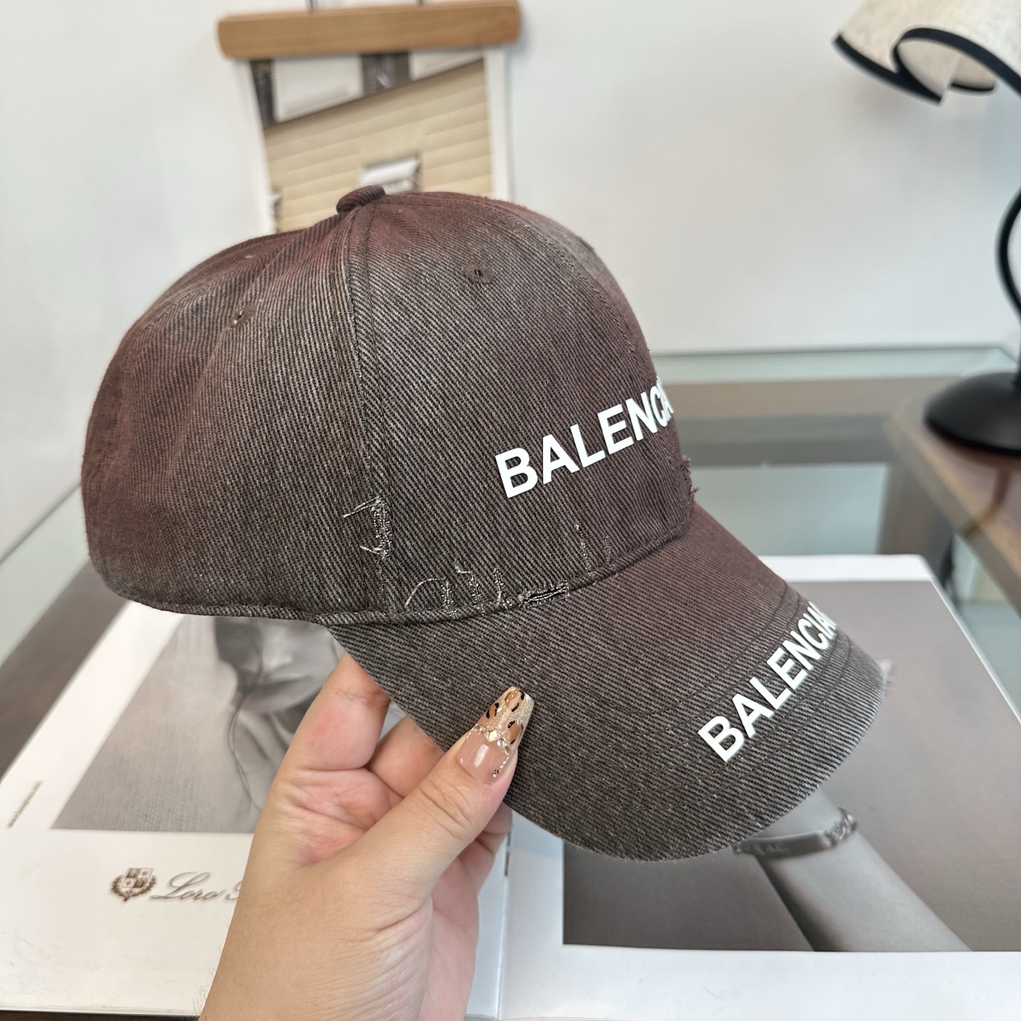 新品Balenciaga 巴黎世家字母新款棒球帽 现货秒发🧢简约时尚超级无敌好看的帽子！情侣款！