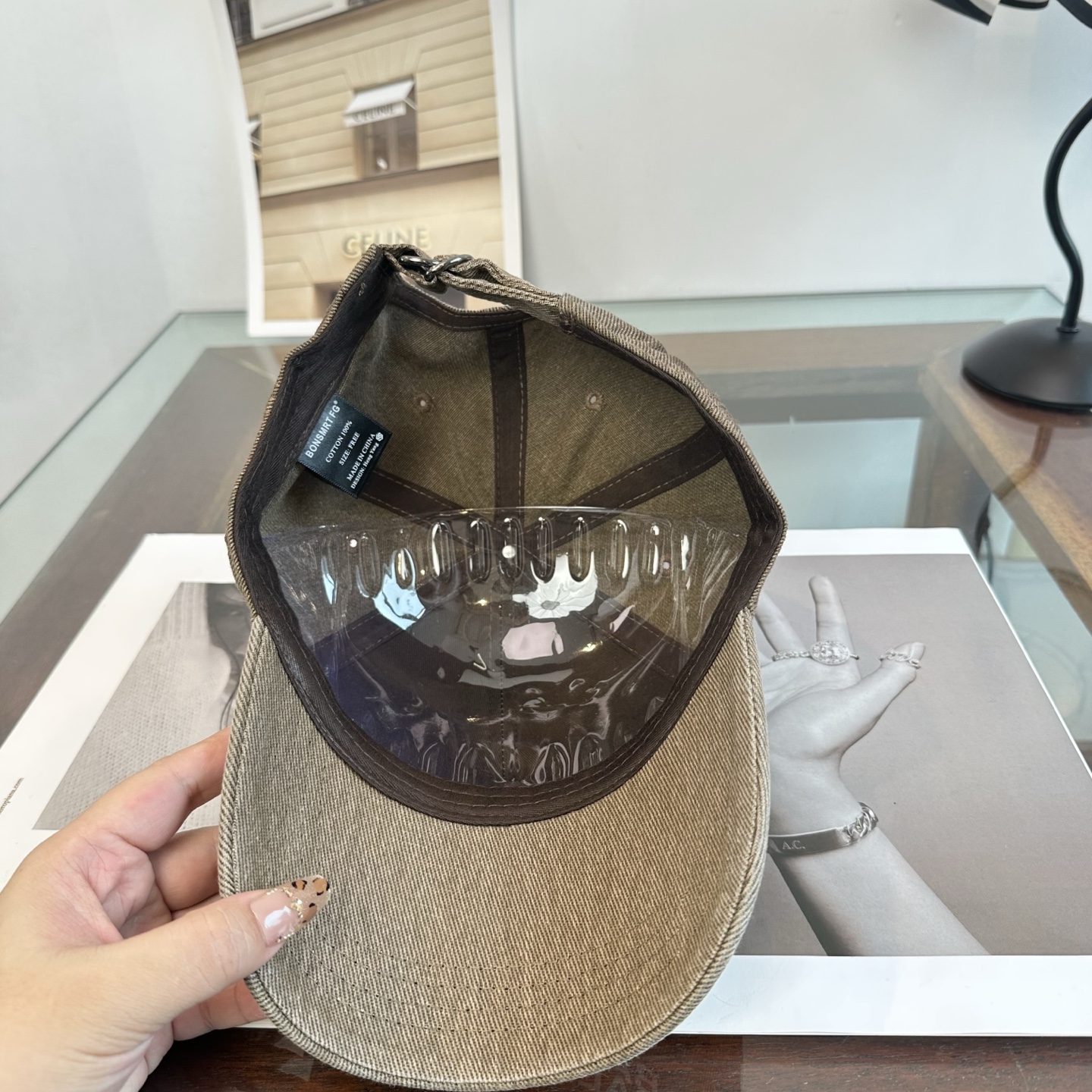 新品Balenciaga 巴黎世家字母新款棒球帽 现货秒发🧢简约时尚超级无敌好看的帽子！情侣款！