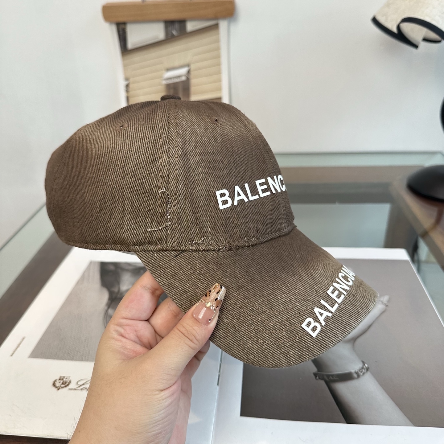 新品Balenciaga 巴黎世家字母新款棒球帽 现货秒发🧢简约时尚超级无敌好看的帽子！情侣款！