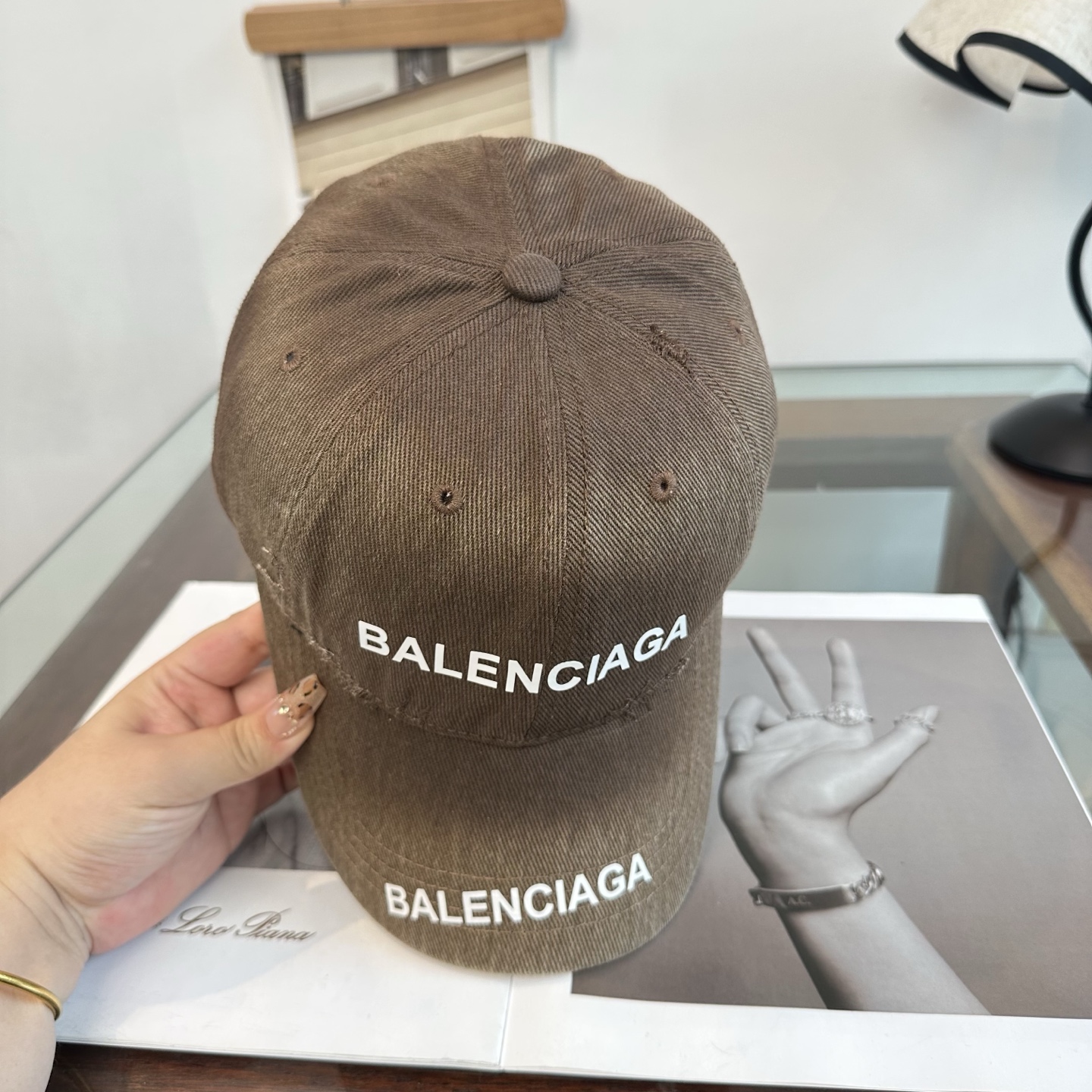 新品Balenciaga 巴黎世家字母新款棒球帽 现货秒发🧢简约时尚超级无敌好看的帽子！情侣款！