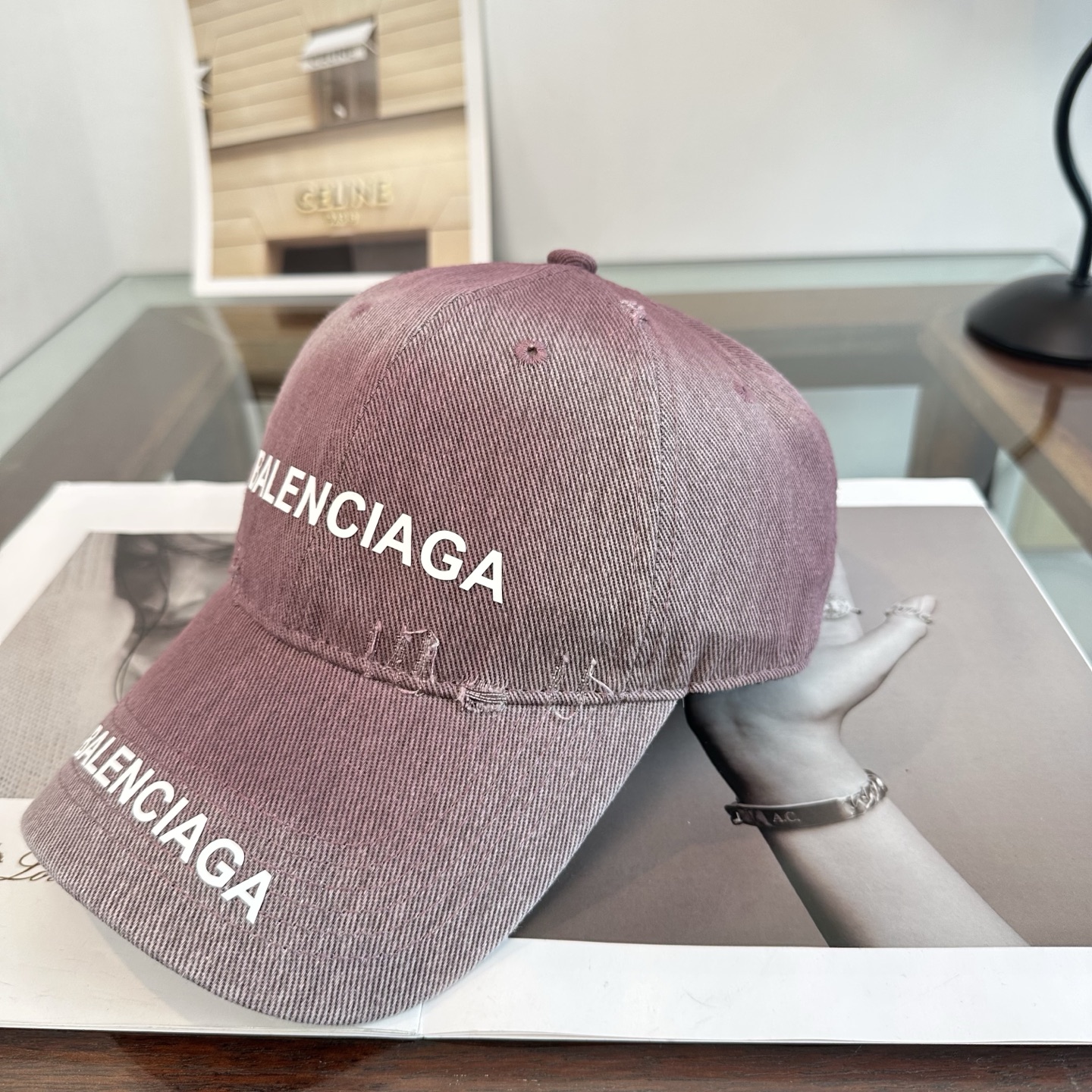 新品Balenciaga 巴黎世家字母新款棒球帽 现货秒发🧢简约时尚超级无敌好看的帽子！情侣款！