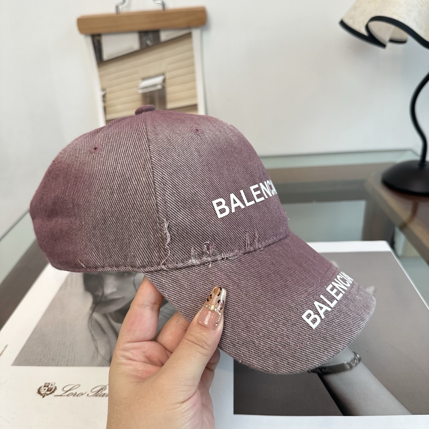 新品Balenciaga 巴黎世家字母新款棒球帽 现货秒发🧢简约时尚超级无敌好看的帽子！情侣款！