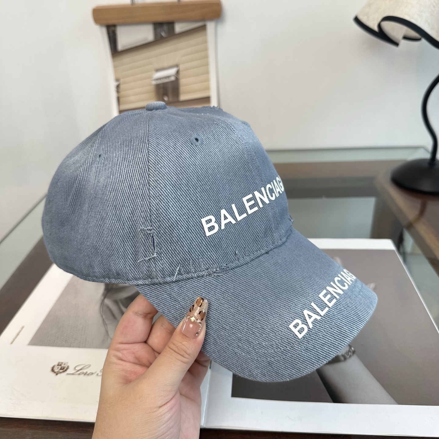 新品Balenciaga 巴黎世家字母新款棒球帽 现货秒发🧢简约时尚超级无敌好看的帽子！情侣款！