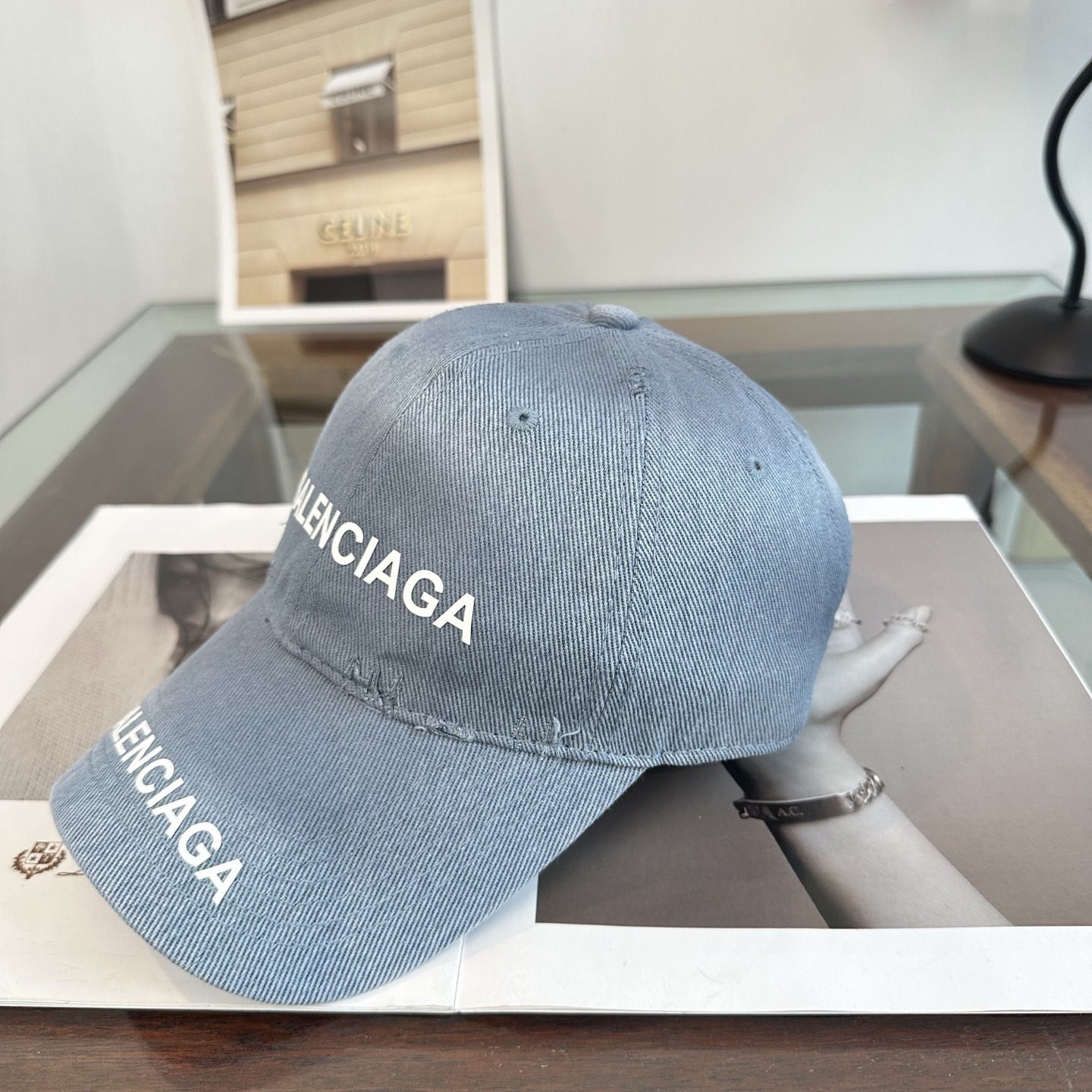 新品Balenciaga 巴黎世家字母新款棒球帽 现货秒发🧢简约时尚超级无敌好看的帽子！情侣款！