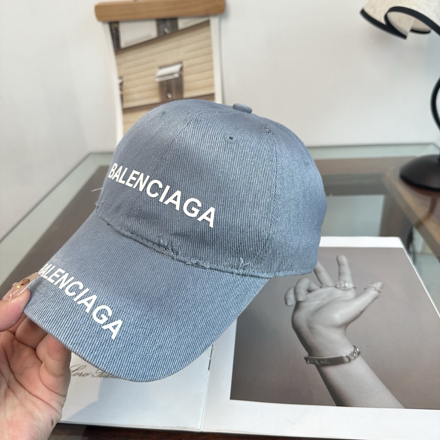 新品Balenciaga 巴黎世家字母新款棒球帽 现货秒发🧢简约时尚超级无敌好看的帽子！情侣款！