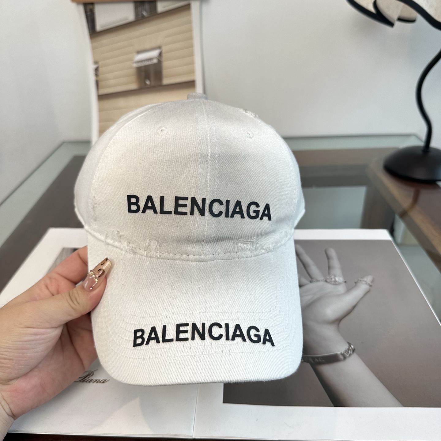 新品Balenciaga 巴黎世家字母新款棒球帽 现货秒发🧢简约时尚超级无敌好看的帽子！情侣款！