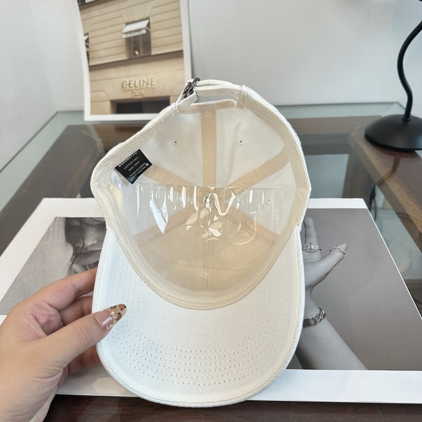 新品Balenciaga 巴黎世家字母新款棒球帽 现货秒发🧢简约时尚超级无敌好看的帽子！情侣款！