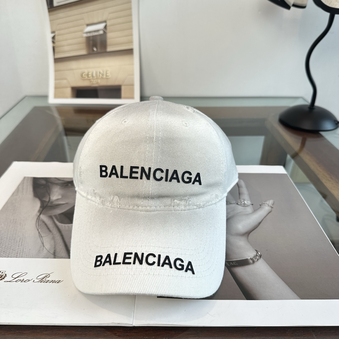 新品Balenciaga 巴黎世家字母新款棒球帽 现货秒发🧢简约时尚超级无敌好看的帽子！情侣款！