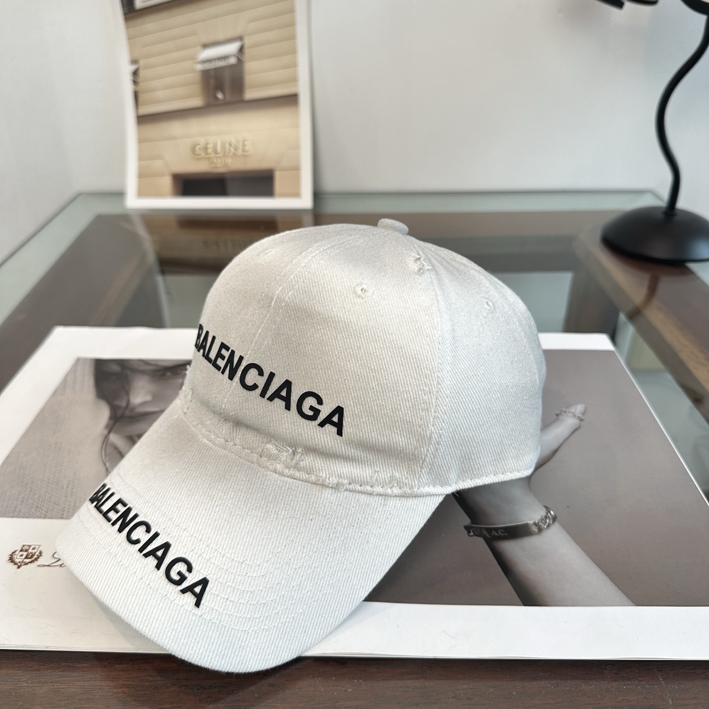 新品Balenciaga 巴黎世家字母新款棒球帽 现货秒发🧢简约时尚超级无敌好看的帽子！情侣款！