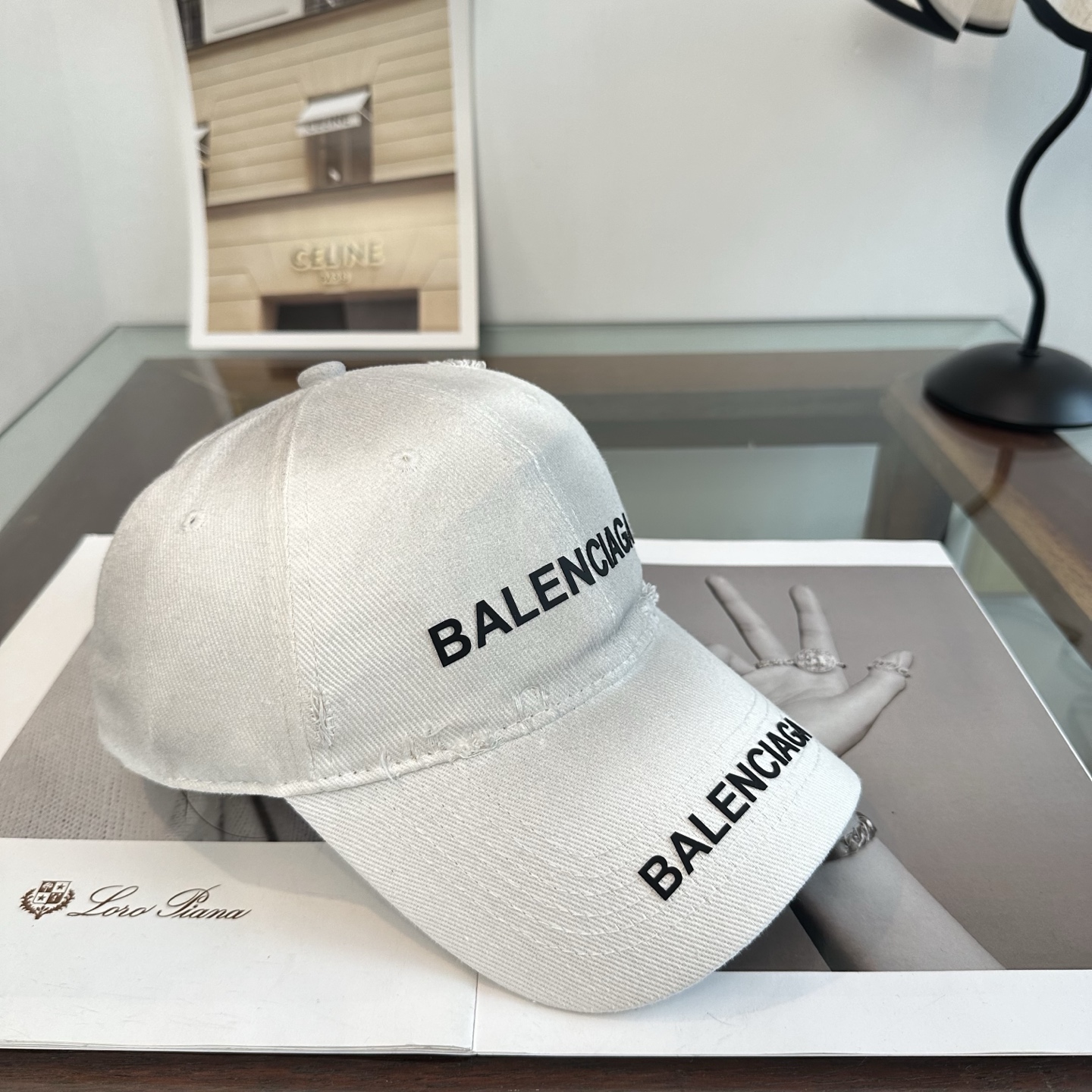 新品Balenciaga 巴黎世家字母新款棒球帽 现货秒发🧢简约时尚超级无敌好看的帽子！情侣款！