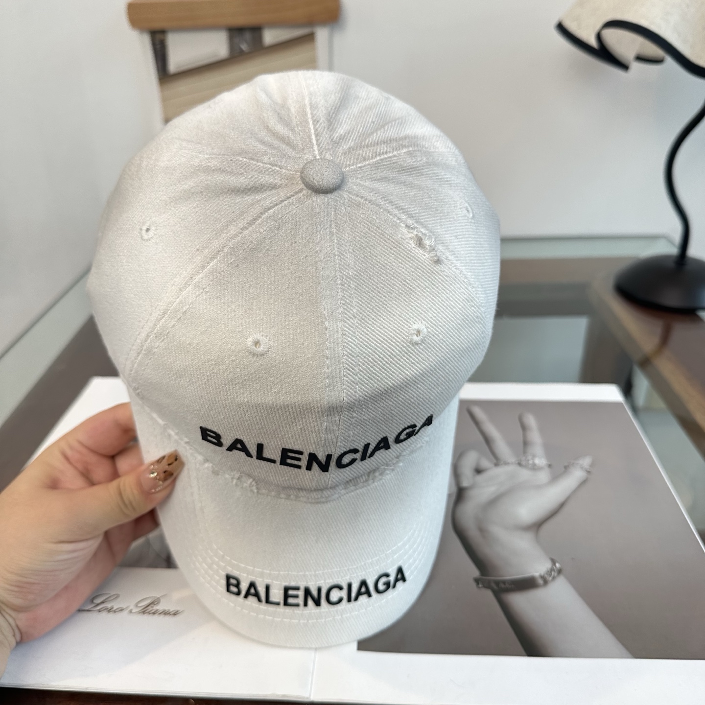 新品Balenciaga 巴黎世家字母新款棒球帽 现货秒发🧢简约时尚超级无敌好看的帽子！情侣款！