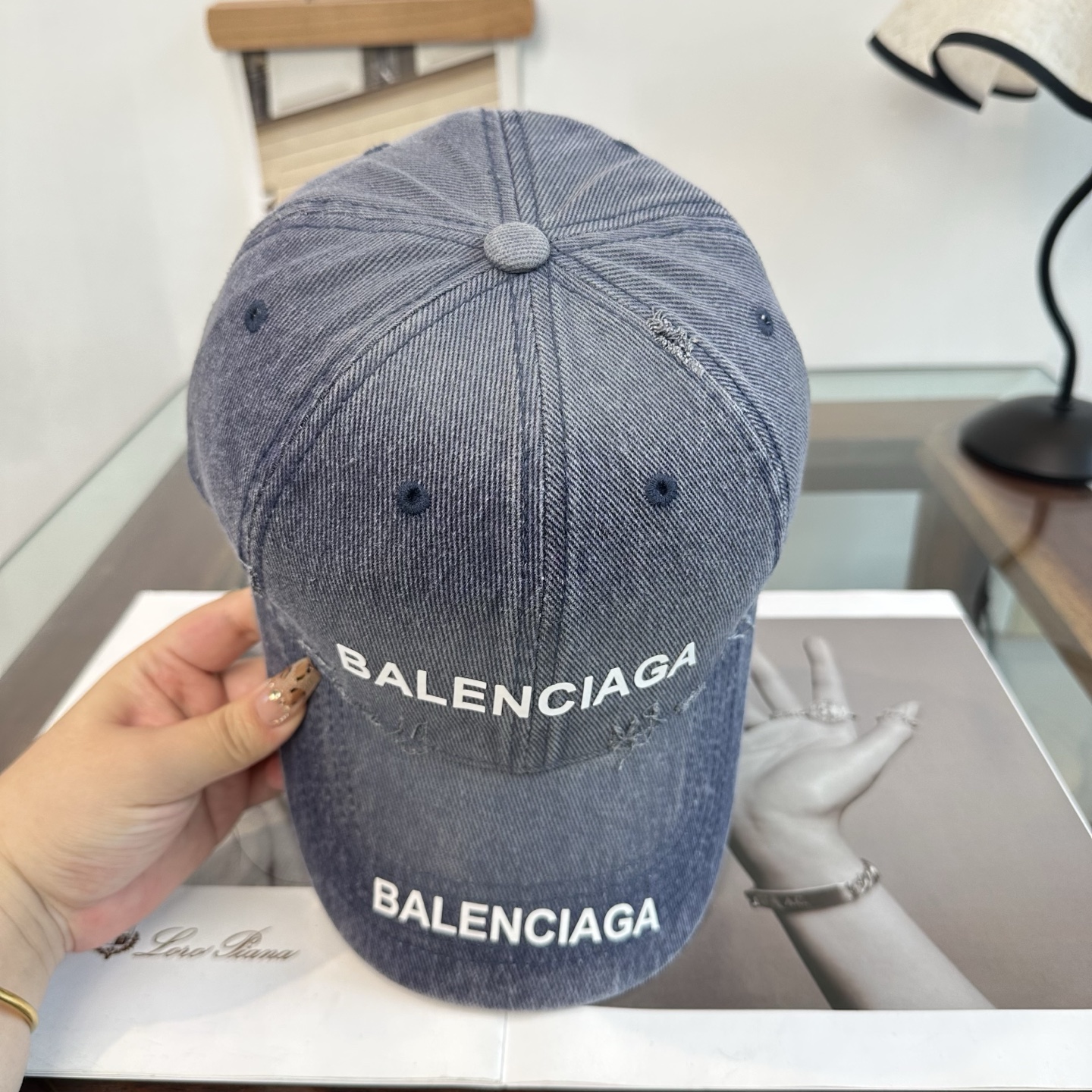 新品Balenciaga 巴黎世家字母新款棒球帽 现货秒发🧢简约时尚超级无敌好看的帽子！情侣款！