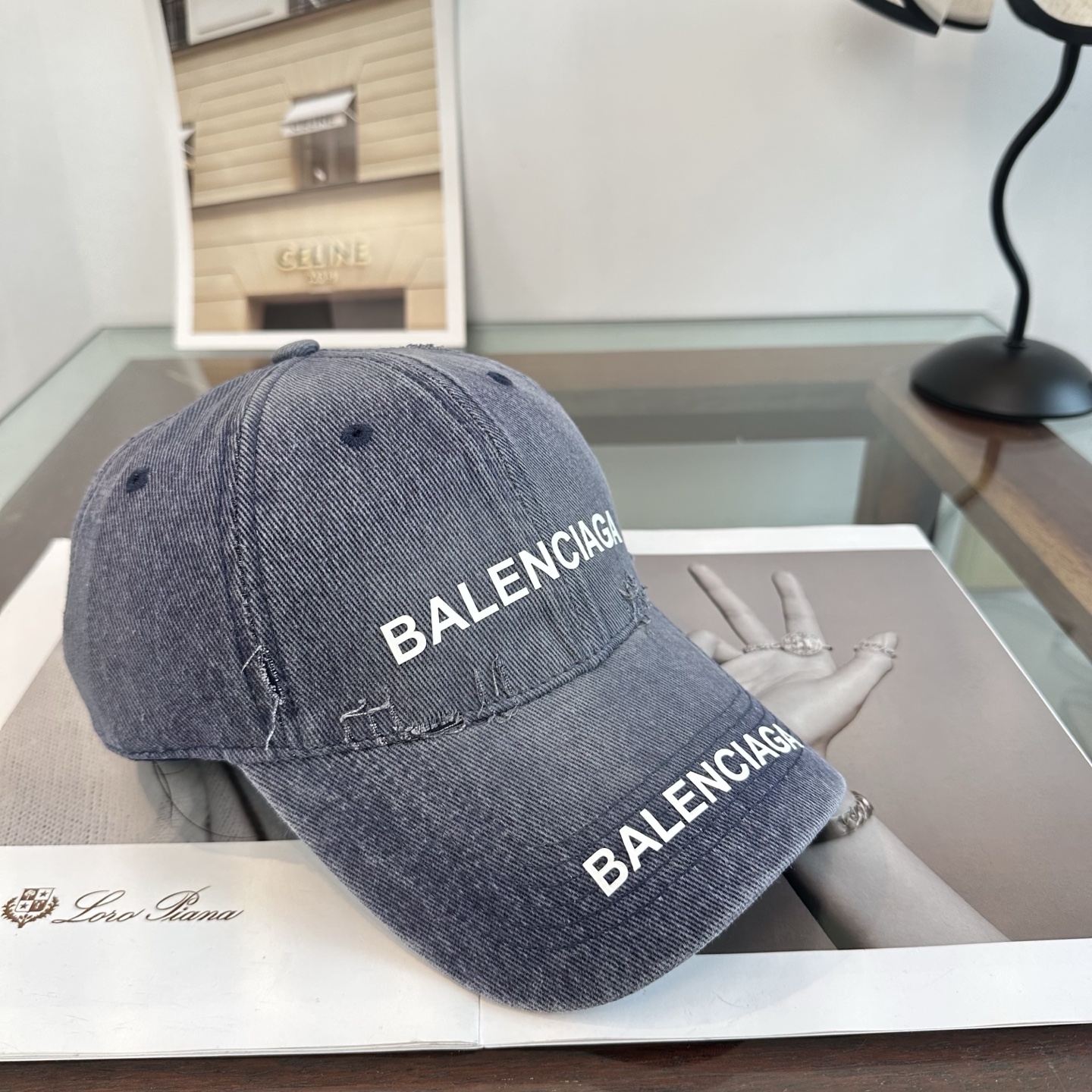 新品Balenciaga 巴黎世家字母新款棒球帽 现货秒发🧢简约时尚超级无敌好看的帽子！情侣款！