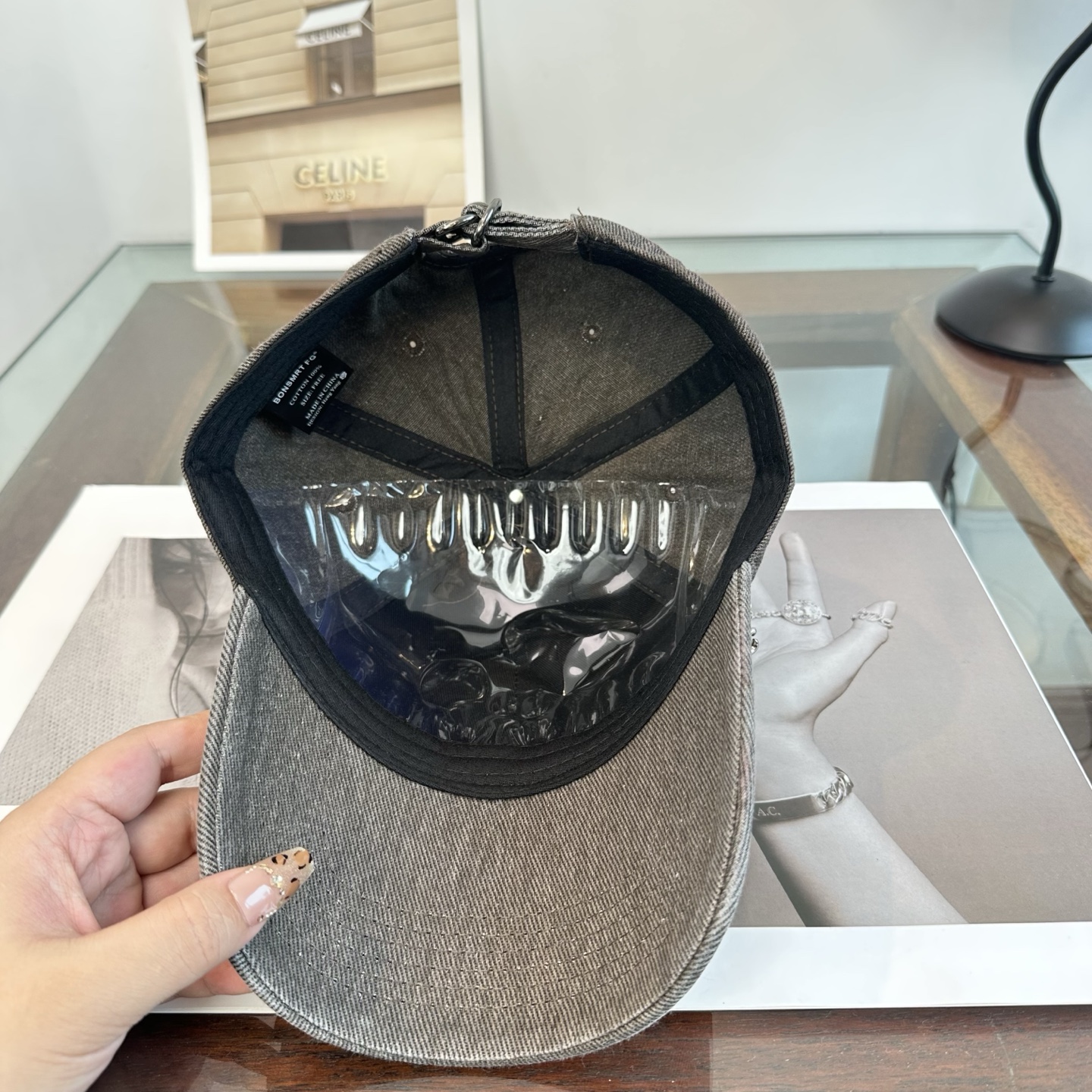 Chrome hearts 克罗心 新款十字架 高品质棒球帽，高端定制版！网红时尚博主同款！墙裂推荐！质量巨好！谁戴谁好
