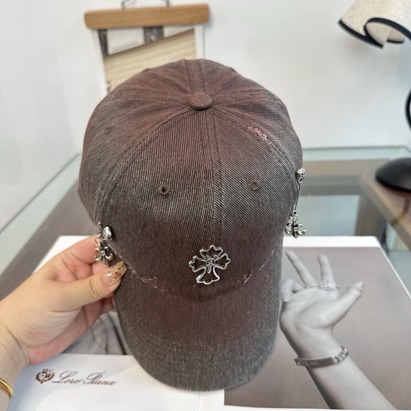 Chrome hearts 克罗心 新款十字架 高品质棒球帽，高端定制版！网红时尚博主同款！墙裂推荐！质量巨好！谁戴谁好