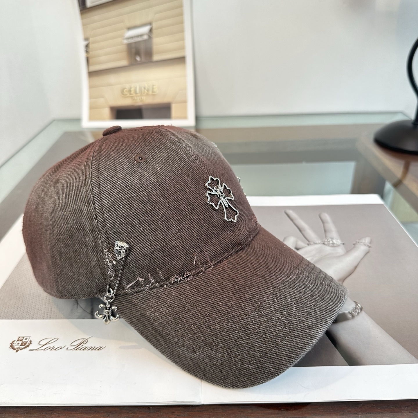 Chrome hearts 克罗心 新款十字架 高品质棒球帽，高端定制版！网红时尚博主同款！墙裂推荐！质量巨好！谁戴谁好